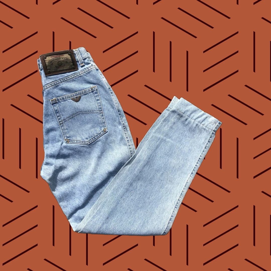 Giorgio Armani VINTAGE Giorgio Armani Women’s Mom Jeans High Rise Tapered Light Wash Size 10 90s Denim Size 32" / US 10 / IT 46 - 1 Thumbnail