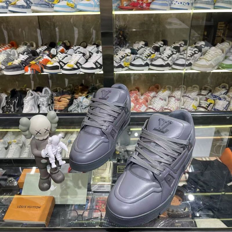 Louis Vuitton Louis Vuitton Men's Low-Top Trainer Sneakers 0079 Size US 11 / EU 44 - 1 Thumbnail
