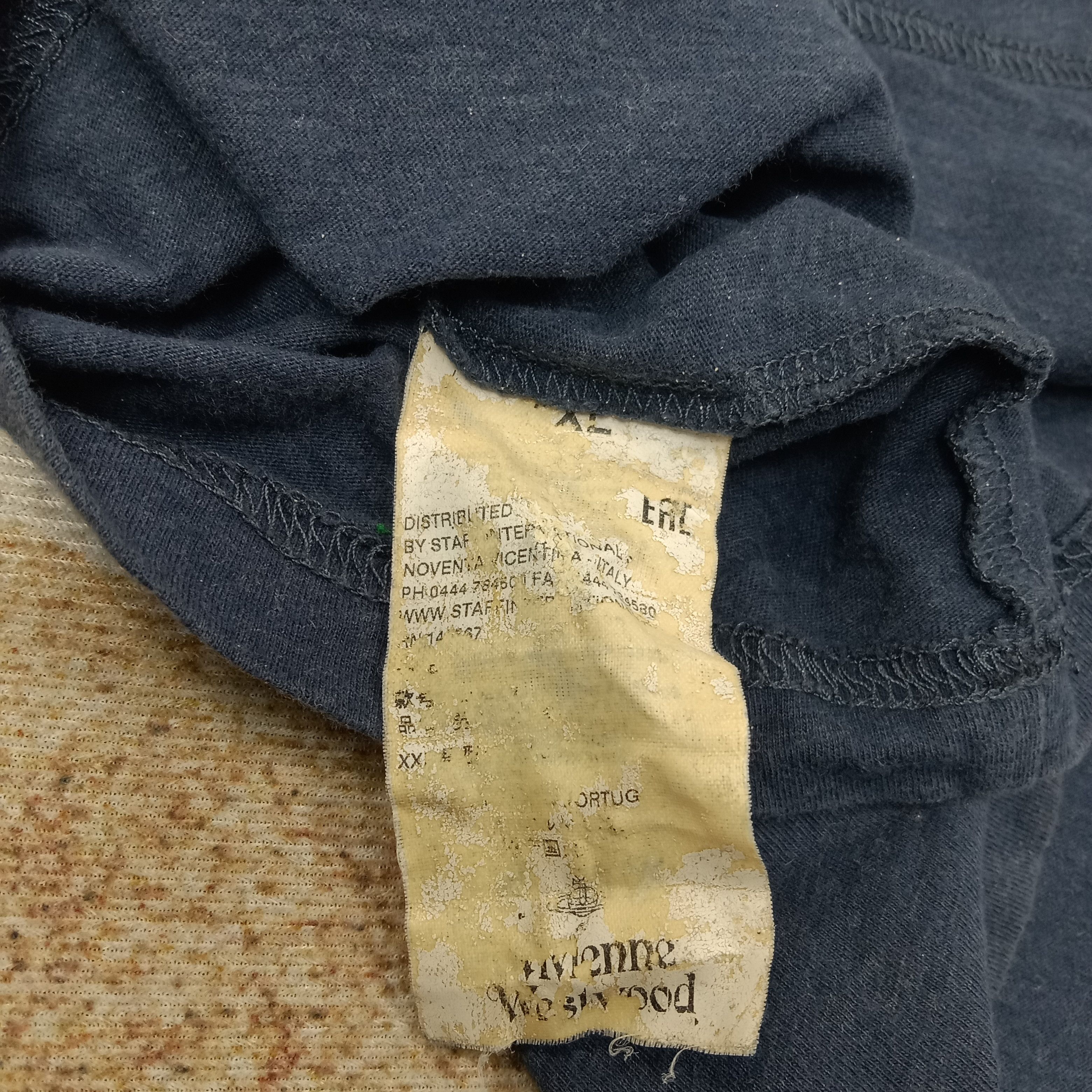 Vivienne Westwood Vivienne Westwood Italian Brand Tshirt C259N17 Size US L / EU 52-54 / 3 - 5 Thumbnail