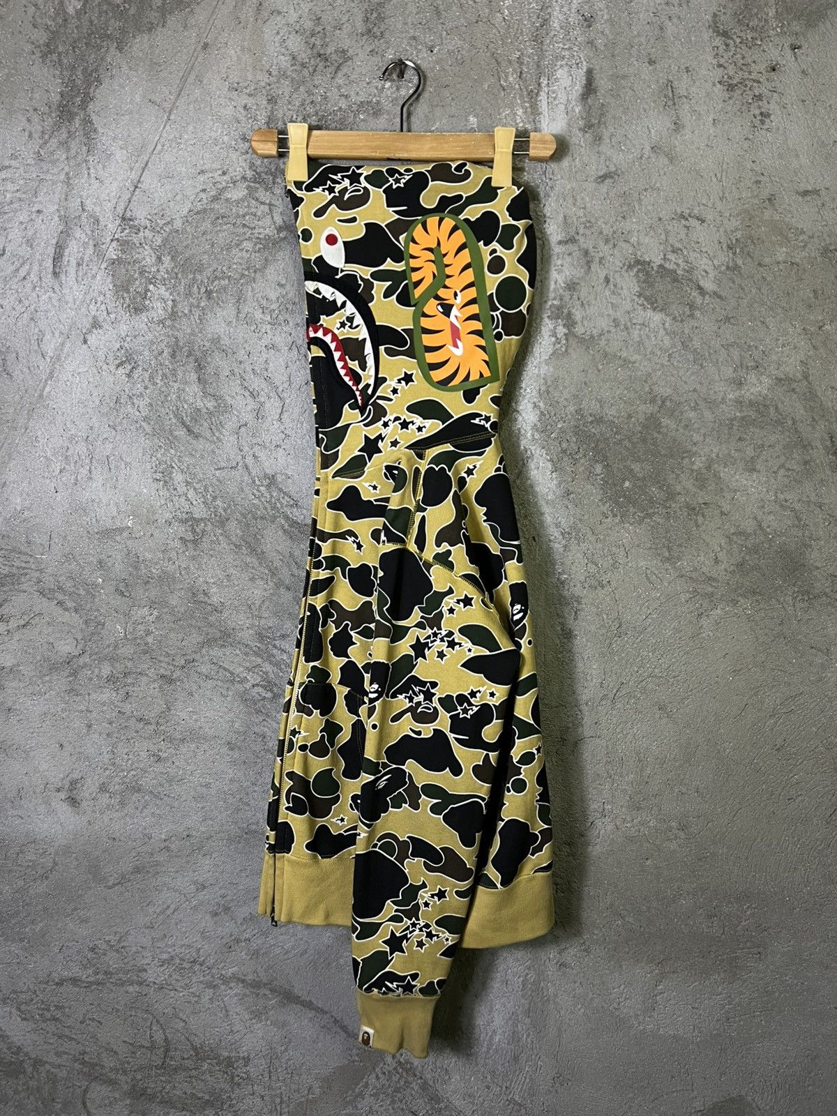 Bape A Bathing Ape Psyche Camo Shark Hoodie - 2021 - Yellow/Multi Size US S / EU 44-46 / 1 - 2 Thumbnail