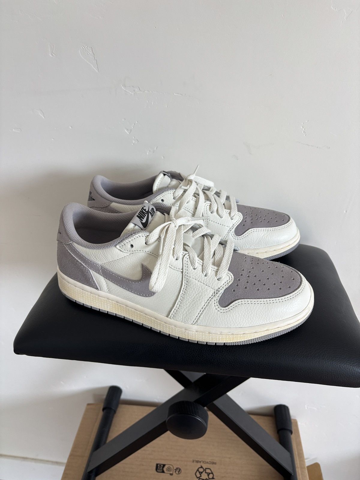 Jordan Brand Jordan 1 Low Atmosphere Grey Size US 9 / EU 42 - 4 Thumbnail