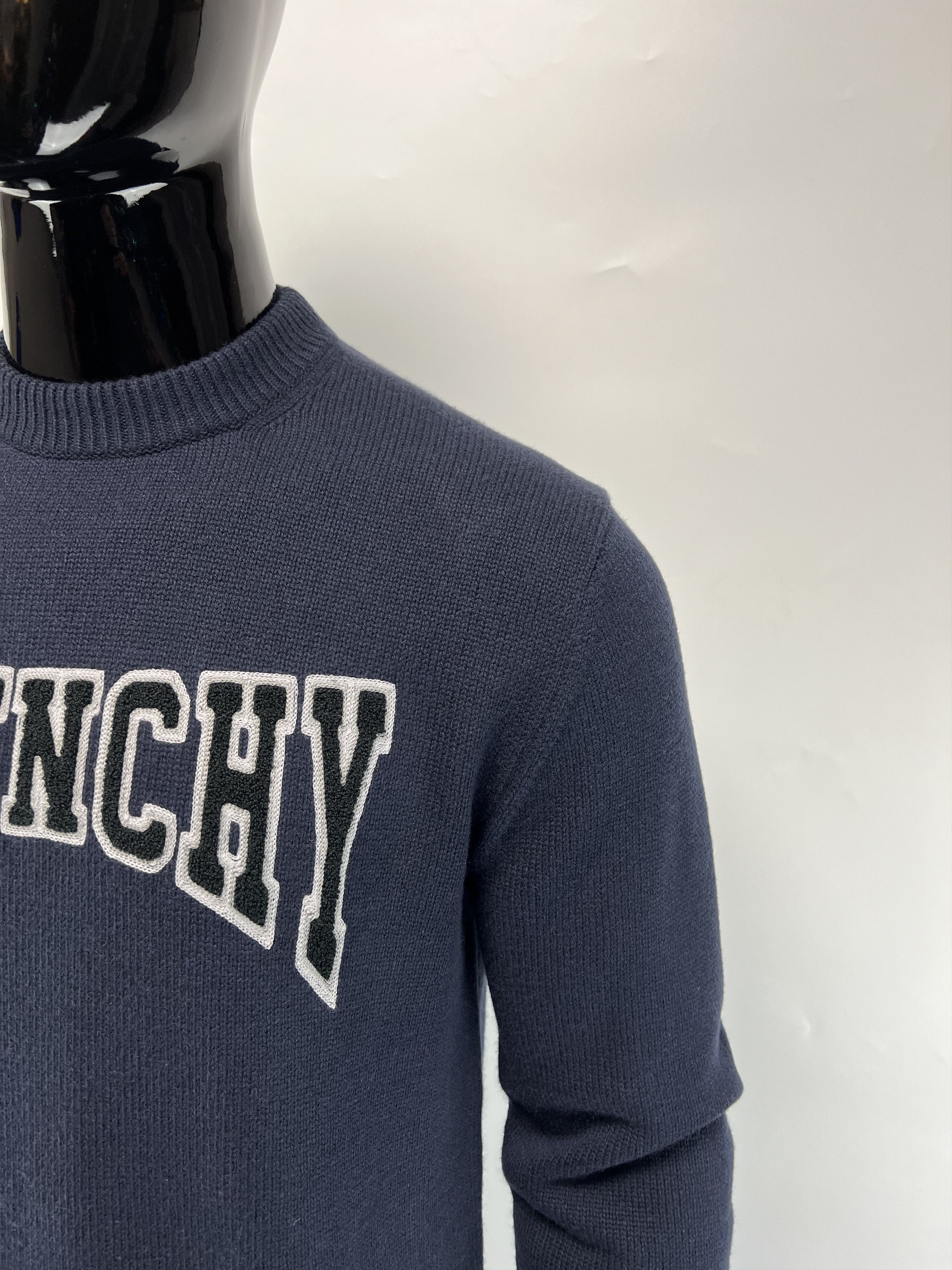 Givenchy Givenchy Wool Cashmere Crew Neck Knit Sweater Big Logo Size US S / EU 44-46 / 1 - 3 Thumbnail
