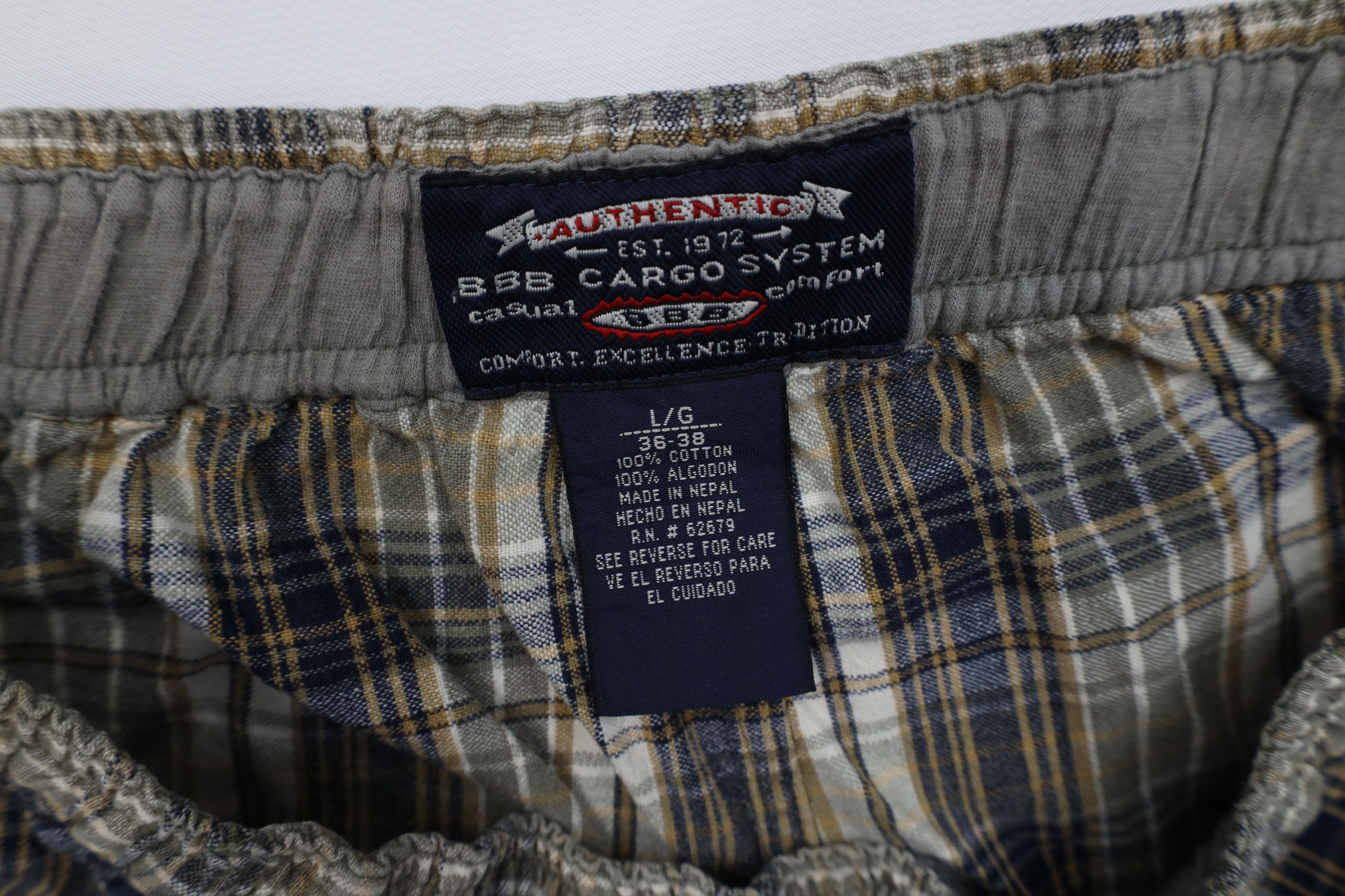 Vintage Vintage 90s Y2K Streetwear Above Knee Cargo Shorts Plaid Size US 34 / EU 50 - 6 Thumbnail