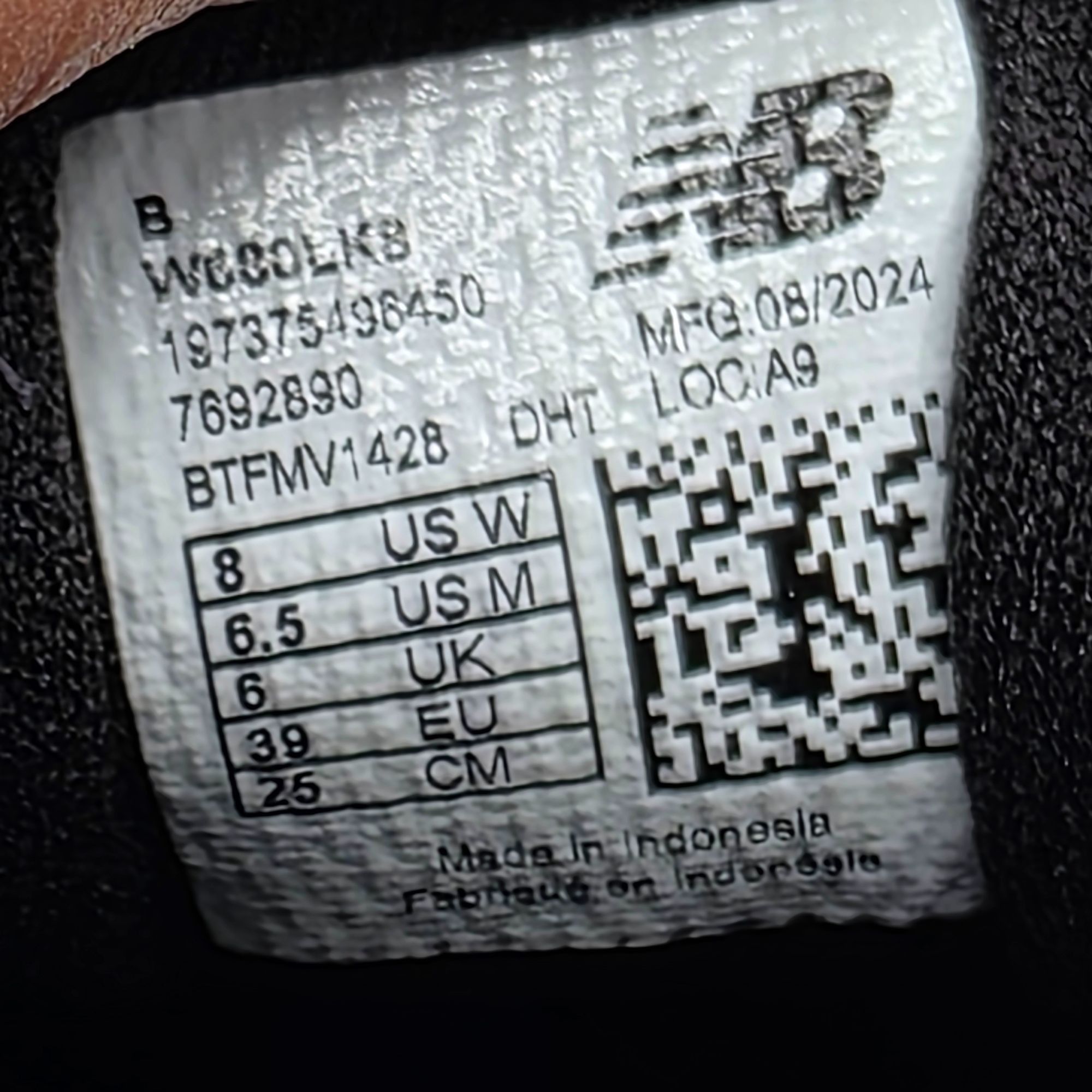 New Balance New Balance Fresh Foam 680v8 Womens Size 8 Black Athletic Sh Size US 8 / IT 38 - 6 Thumbnail