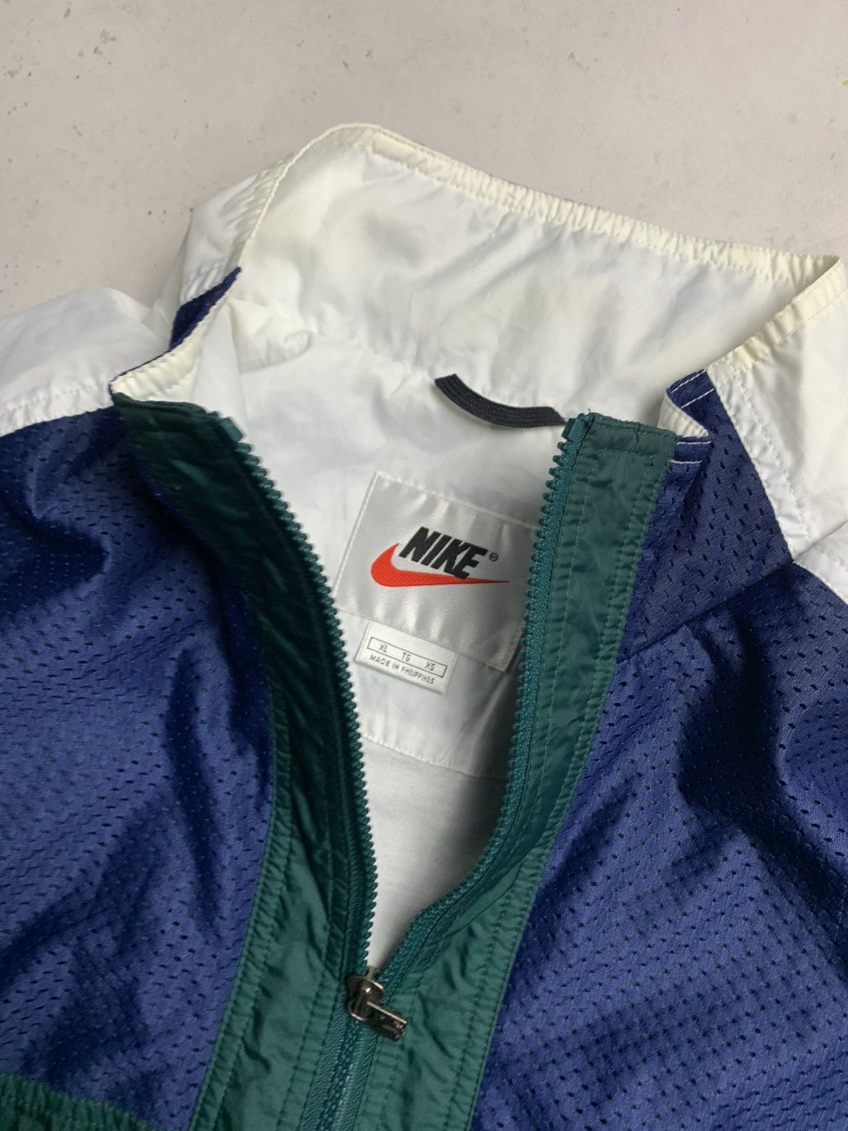 Nike Vintage Nike Swoosh Nylon Olympic Jacket Y2K XL Size US XL / EU 56 / 4 - 7 Thumbnail