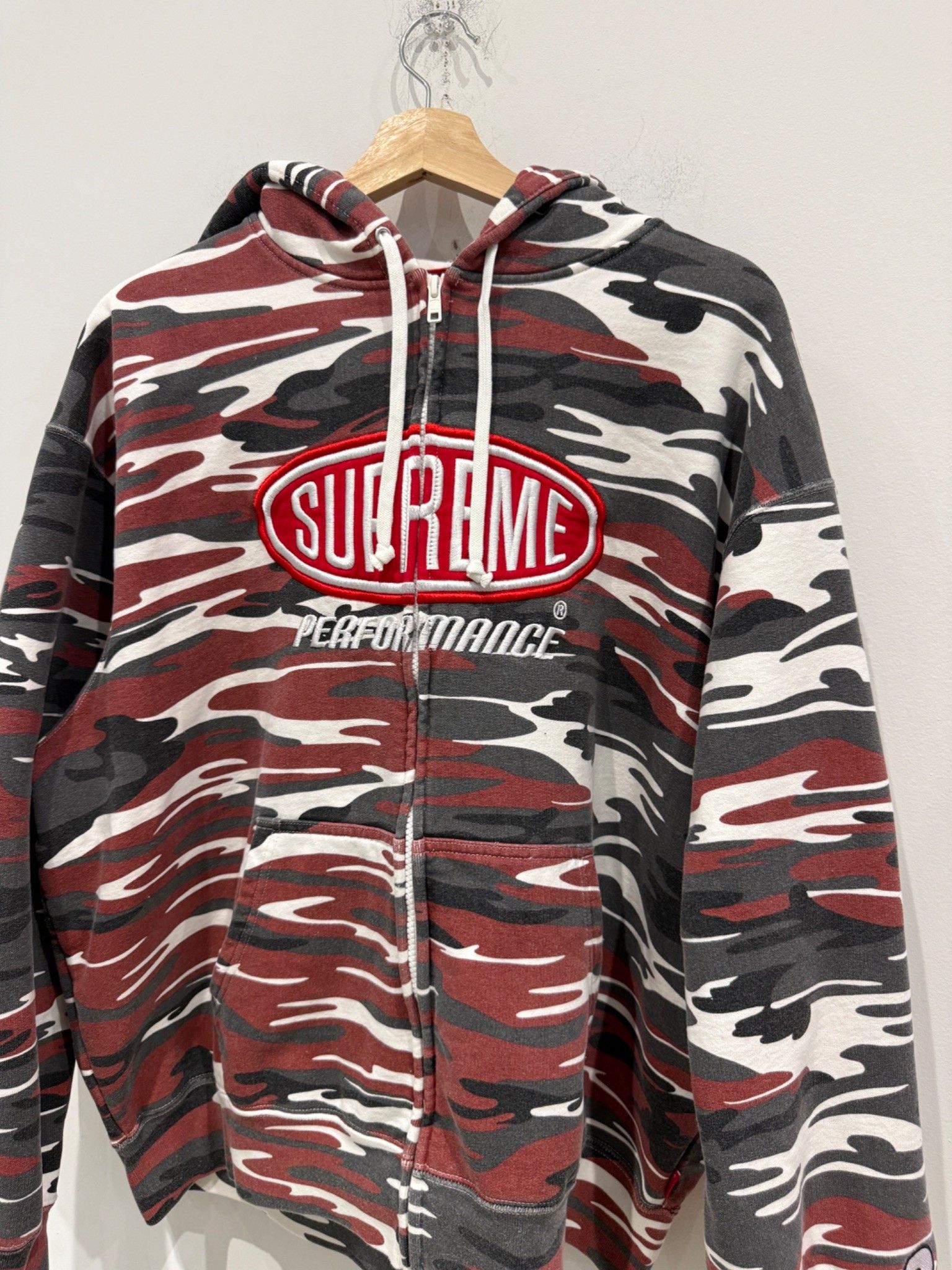 Supreme Supreme Performance Zip Up Hooded Sweatshirt Red Camo Size US L / EU 52-54 / 3 - 2 Thumbnail