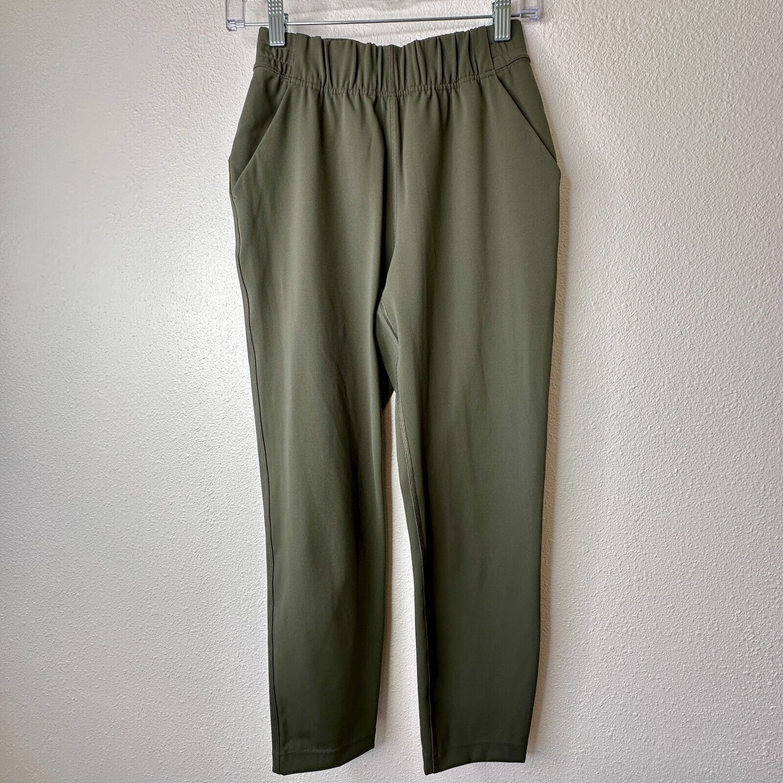 Aritzia The Group by Babaton Olive Weekender Stretch Pocket Jogger Size 24" / US 00 / IT 34 - 4 Thumbnail