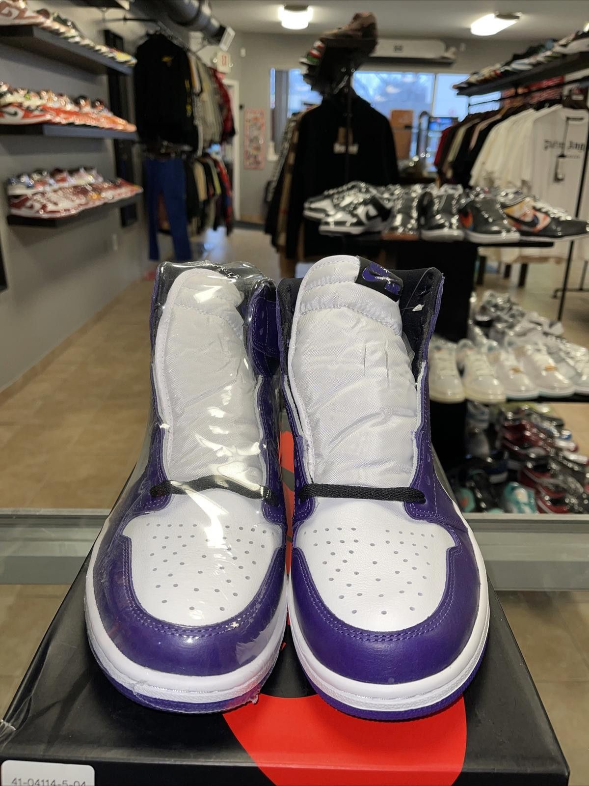 Jordan Brand Size 11 - Air Jordan 1 Retro High Court Purple White MENS Size US 11 / EU 44 - 2 Thumbnail