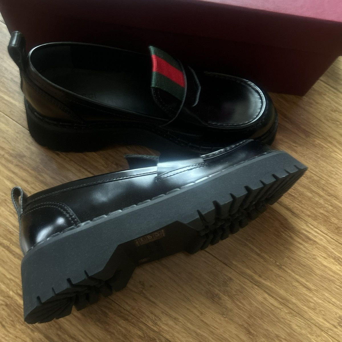 Gucci Gucci W Thea Moccasin Leather Web Spice Loafer size 39.5 Size US 9.5 / IT 39.5 - 6 Thumbnail