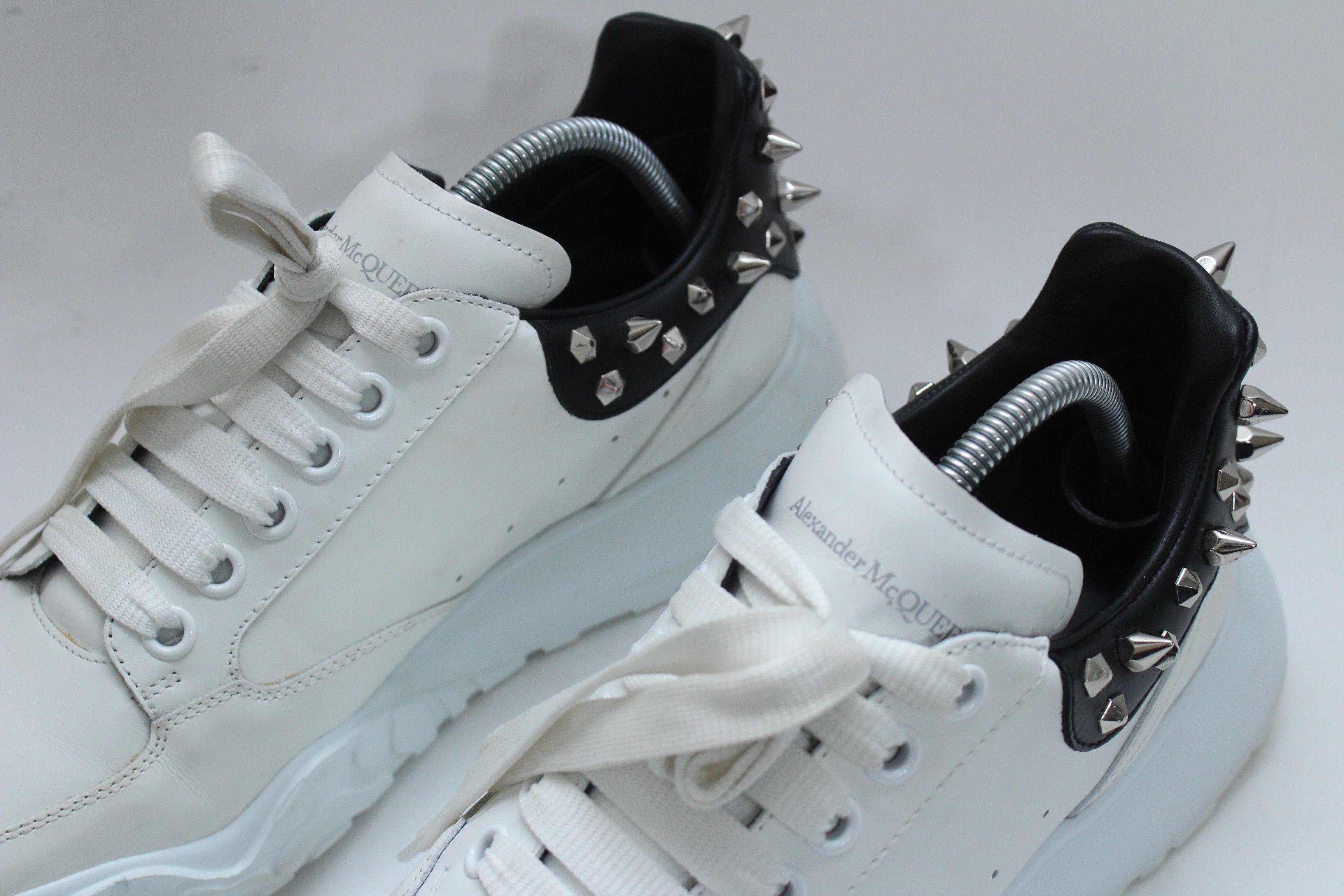 Alexander McQueen Alexander McQueen Court Trainer Studded Black/White Sneakers Size US 8 / EU 41 - 5 Thumbnail