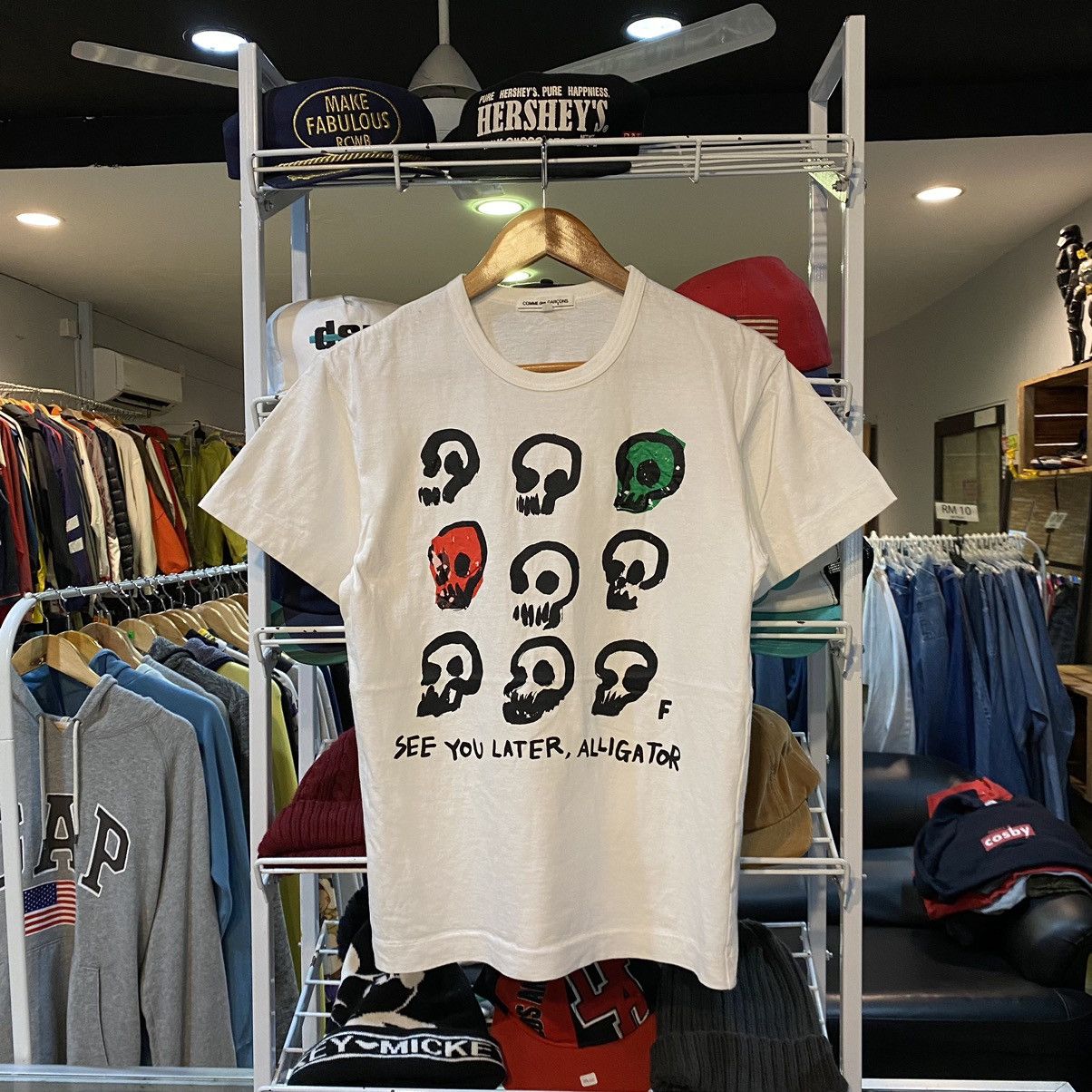 Comme des Garcons Comme Des Garcons “Wear Your Freedom” White T