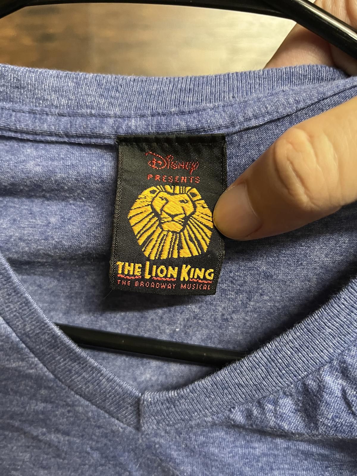 Disney Broadway The Lion King x Hakuna Matata Woman's V-neck - S Size S / US 4 / IT 40 - 2 Thumbnail