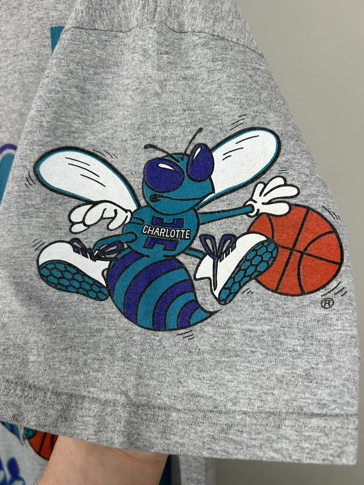 Vintage Vintage 90s Charlotte Hornets Basketball Tee Rare Size US XL / EU 56 / 4 - 8 Thumbnail