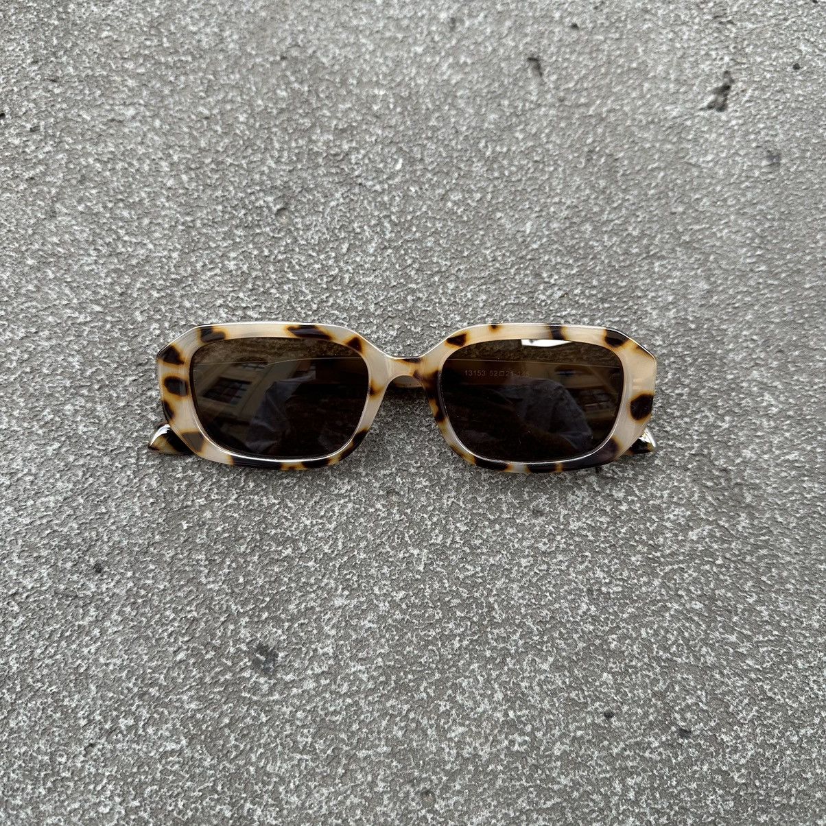 Other Y2K Unisex Sunglasses Retro Fashion Shades KD13153-01 Size ONE SIZE - 1 Thumbnail