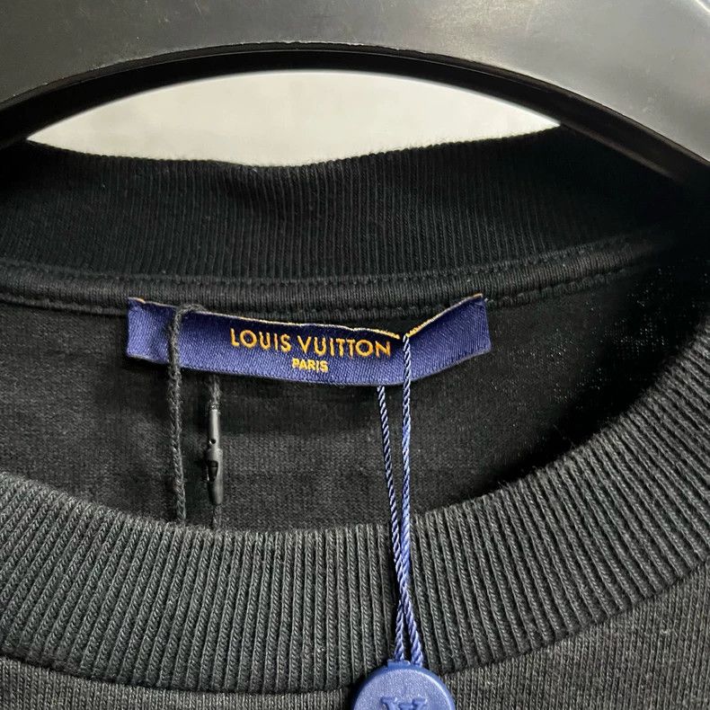 Louis Vuitton Louis Vuitton Black Crew Neck Pullover short sleeves Size US M / EU 48-50 / 2 - 2 Thumbnail