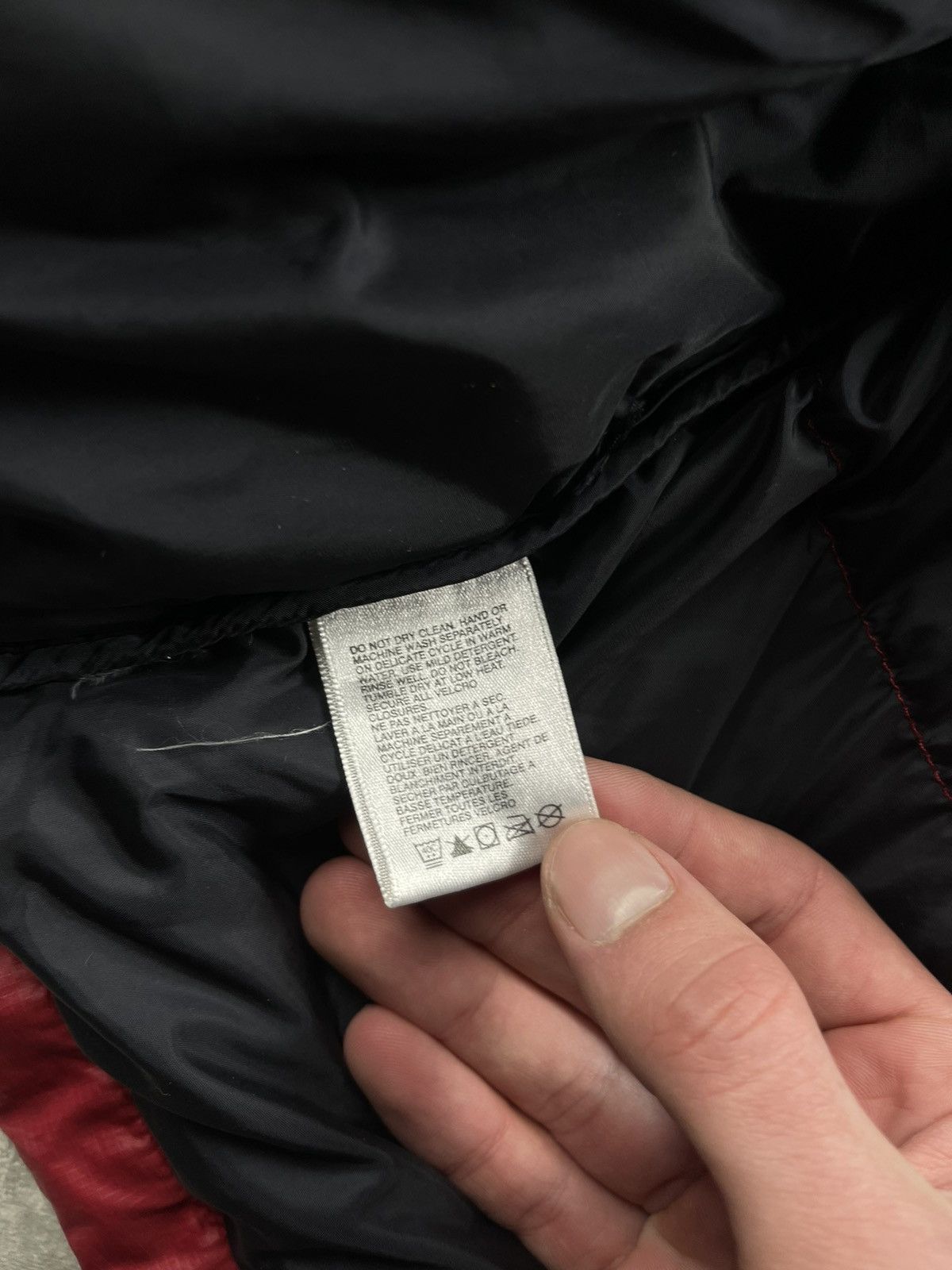The North Face The North Face 700 Goose Down Puffer Nylon Jacket Red Black Size US L / EU 52-54 / 3 - 23 Thumbnail