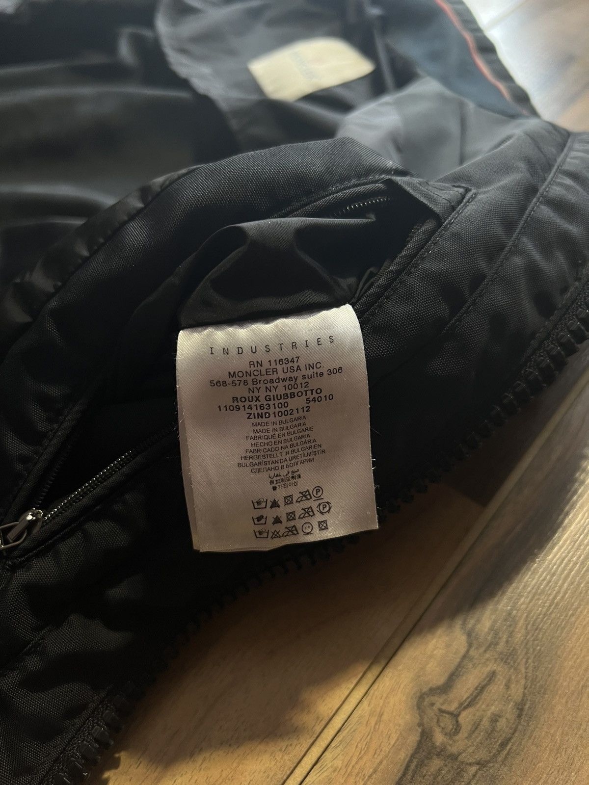 Moncler Moncler Roux Light Jacket Bomber Size US S / EU 44-46 / 1 - 16 Thumbnail