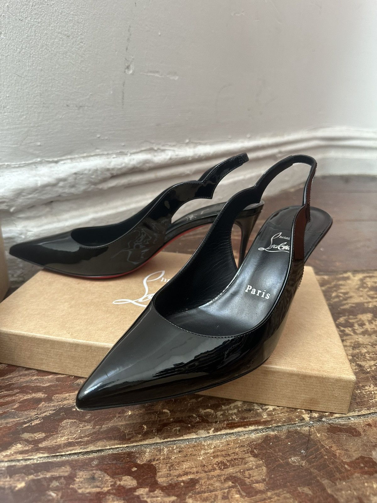 Hot chick sling patent leather 70mm Louboutin kitten heels