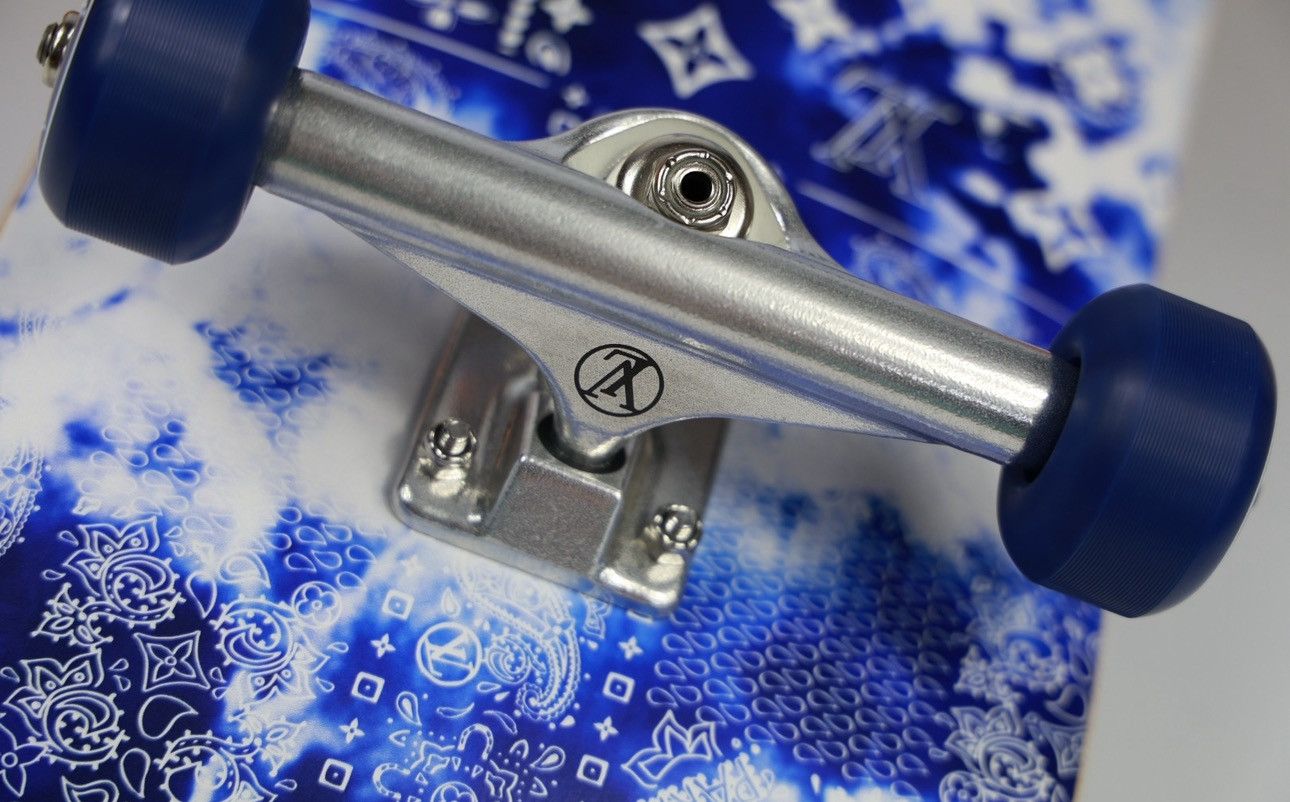 Louis Vuitton × Virgil Abloh BANDANA PRINT SKATE BOARD Size ONE SIZE - 7 Thumbnail