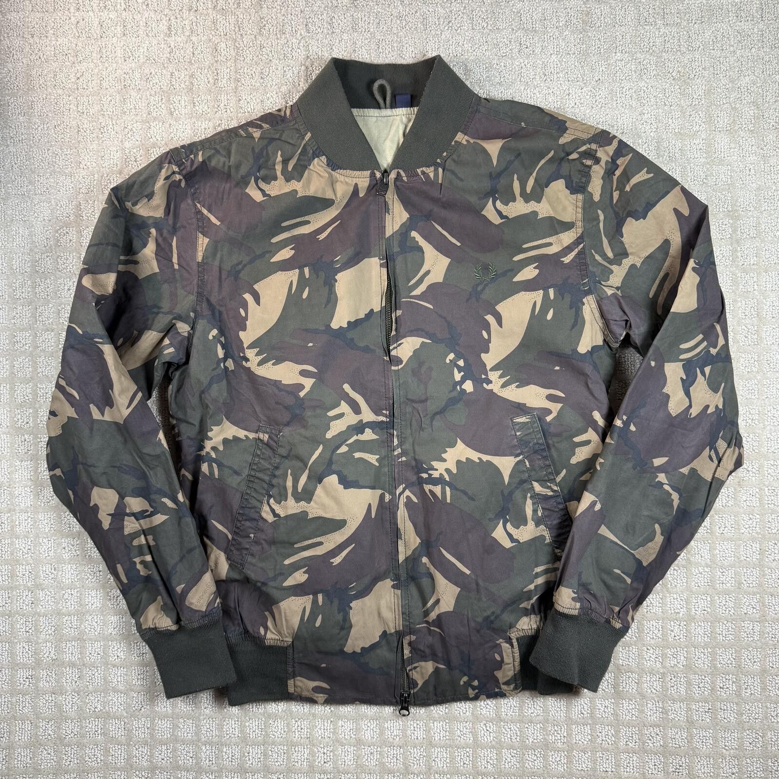 Fred Perry fred perry camo bomber jacket small Size US S / EU 44-46 / 1 - 1 Thumbnail