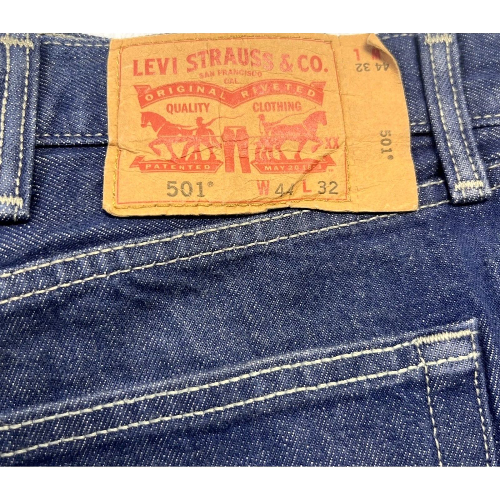 Levi's Levi's 501 Mens Jeans Blue 44x32 Straight Leg Button Fly Denim Cotton 90s Cowboy Mens Size US 44 / EU 60 - 4 Thumbnail