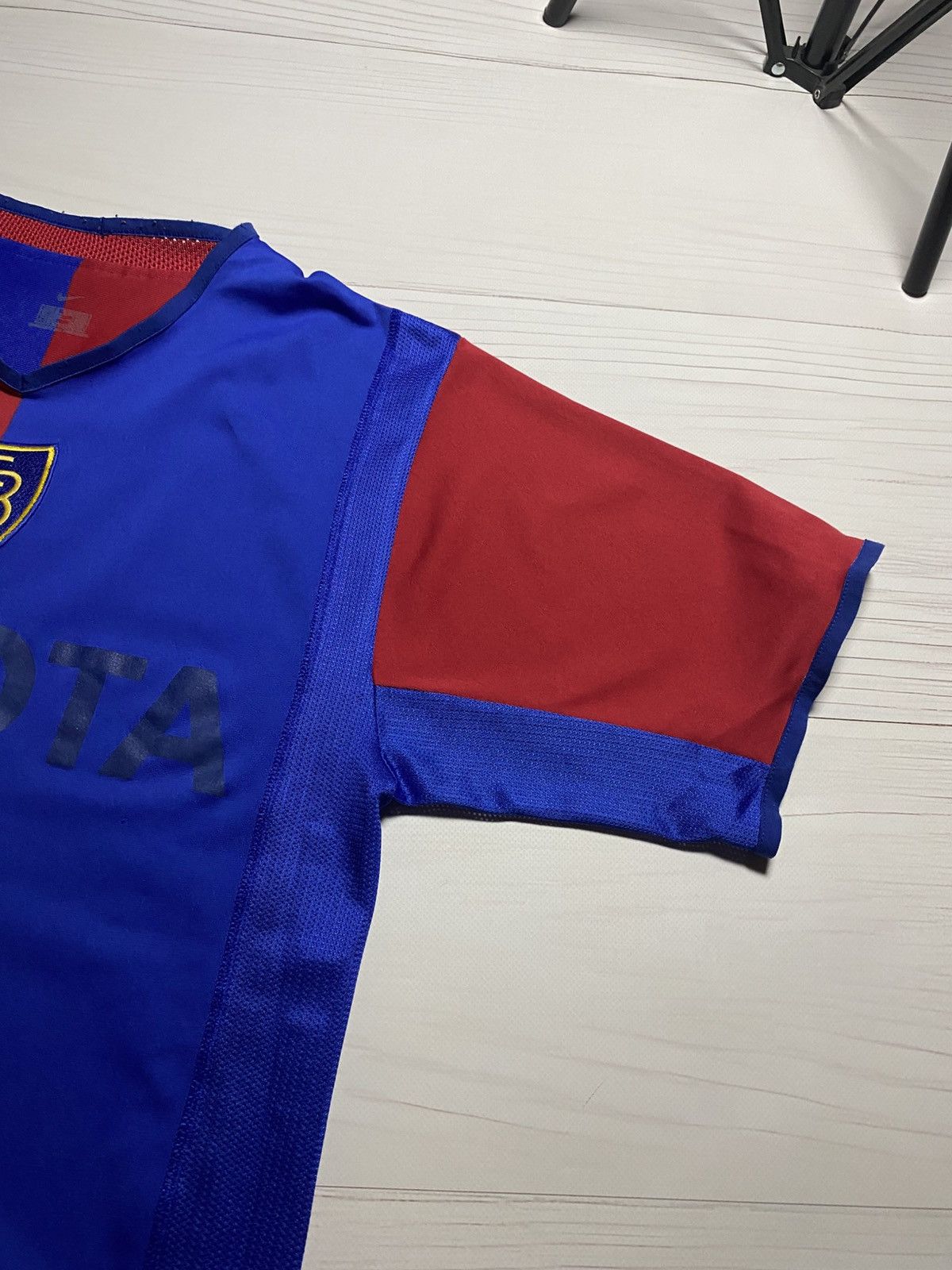 Nike Vintage NikeFC Basel 2002/04 home soccer jersey Switzerland Size US S / EU 44-46 / 1 - 9 Thumbnail