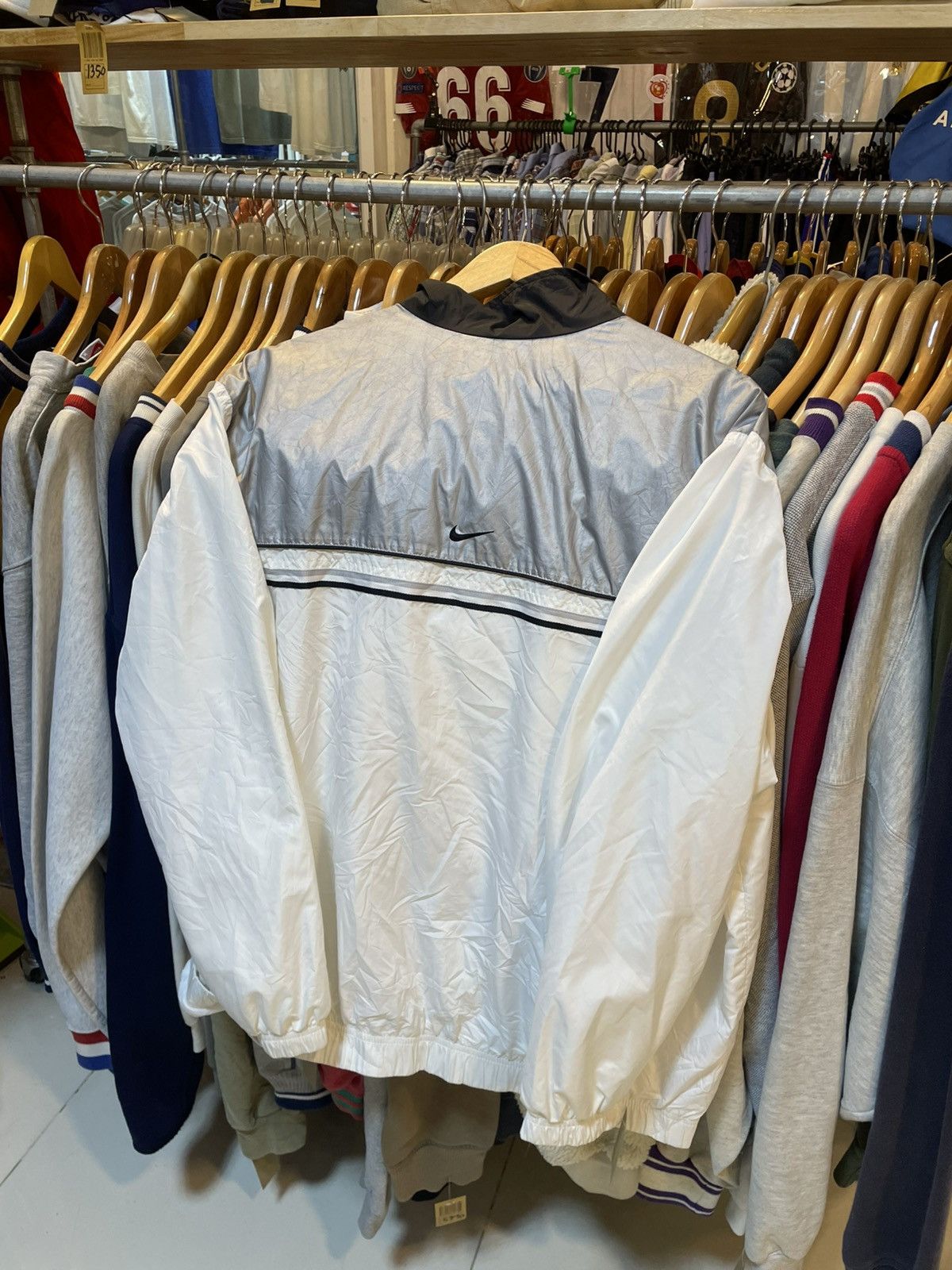 Nike Vintage Nike Windbreaker Jacket Size US XL / EU 56 / 4 - 3 Thumbnail