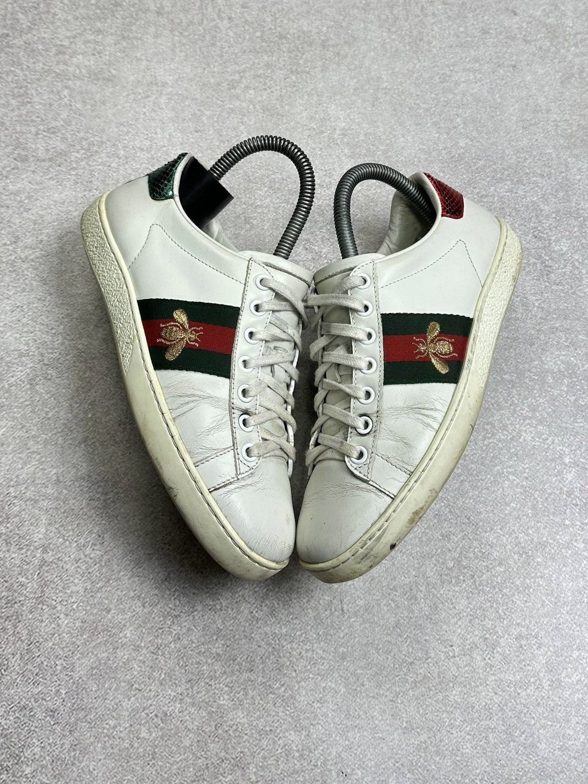 Gucci Vintage Gucci GG Low Leather Sneakers Womans EUR 35 Size US 5 / IT 35 - 2 Thumbnail