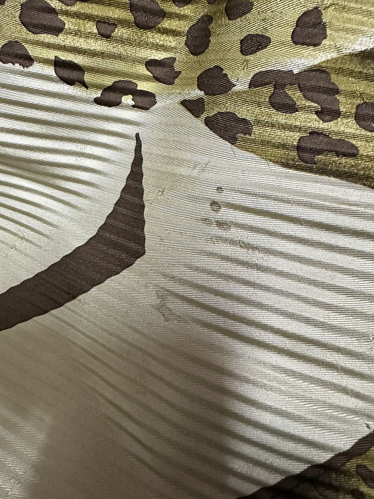 Yves Saint Laurent Vintage Yves Saint Laurent Leopard Pleated Silk Scarf-SCA351 Size ONE SIZE - 4 Thumbnail