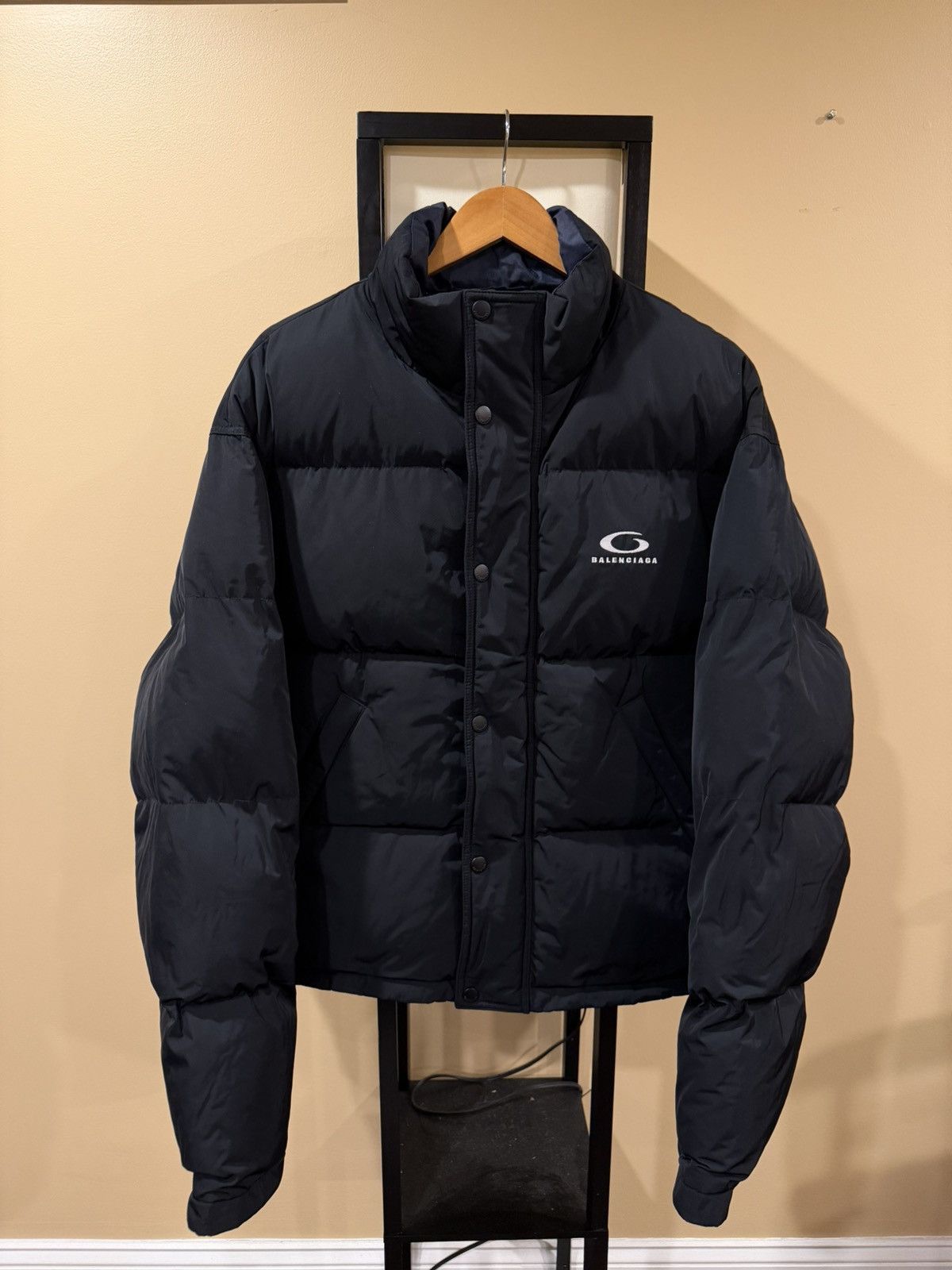 Balenciaga Balenciaga FW24 Runway Pin Reversible Down Puffer Jacket Size US S / EU 44-46 / 1 - 2 Thumbnail