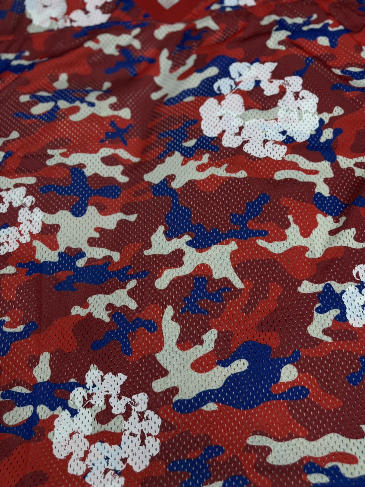 DENIM TEARS Denim Tears Red Camo Cotton Wreath Jersey Size L (NEW) Size US L / EU 52-54 / 3 - 6 Thumbnail