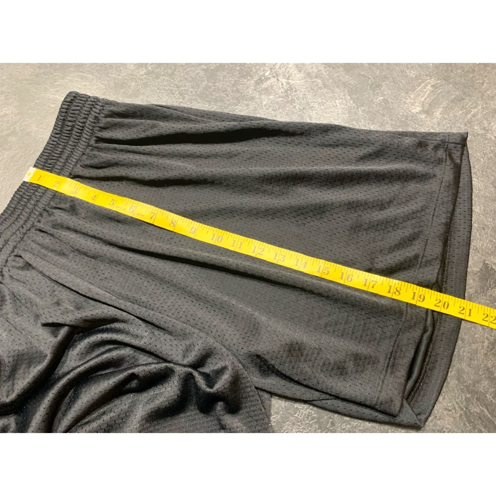 Under Armour Under Armour Mens XL Black Athletic Basketball Shorts Gym Running Pockets Reversible Lightweight Sports Size US 36 / EU 52 - 5 Thumbnail