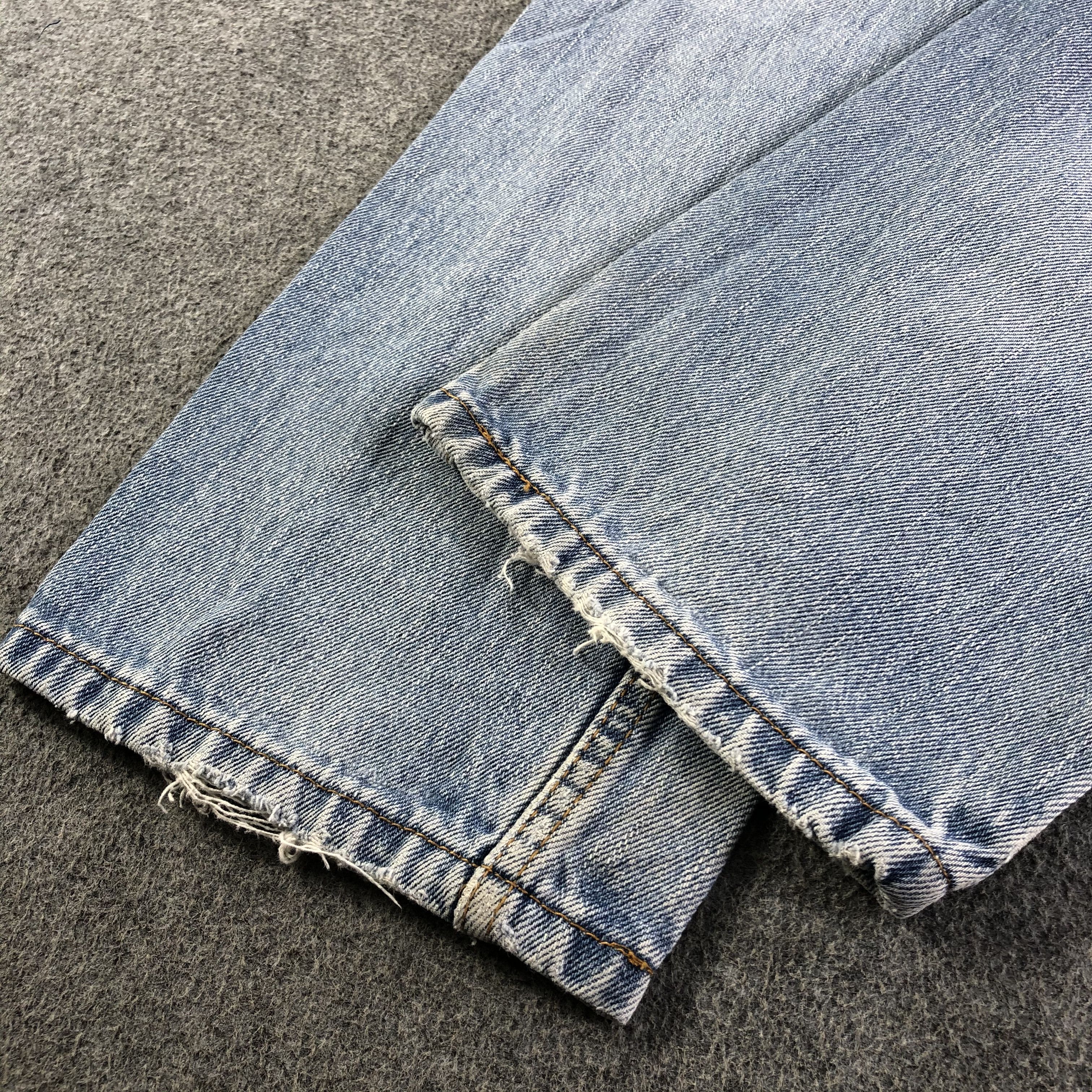 Levi's Vintage Blue Wash Levis Jeans-J3518 Size US 31 - 6 Thumbnail