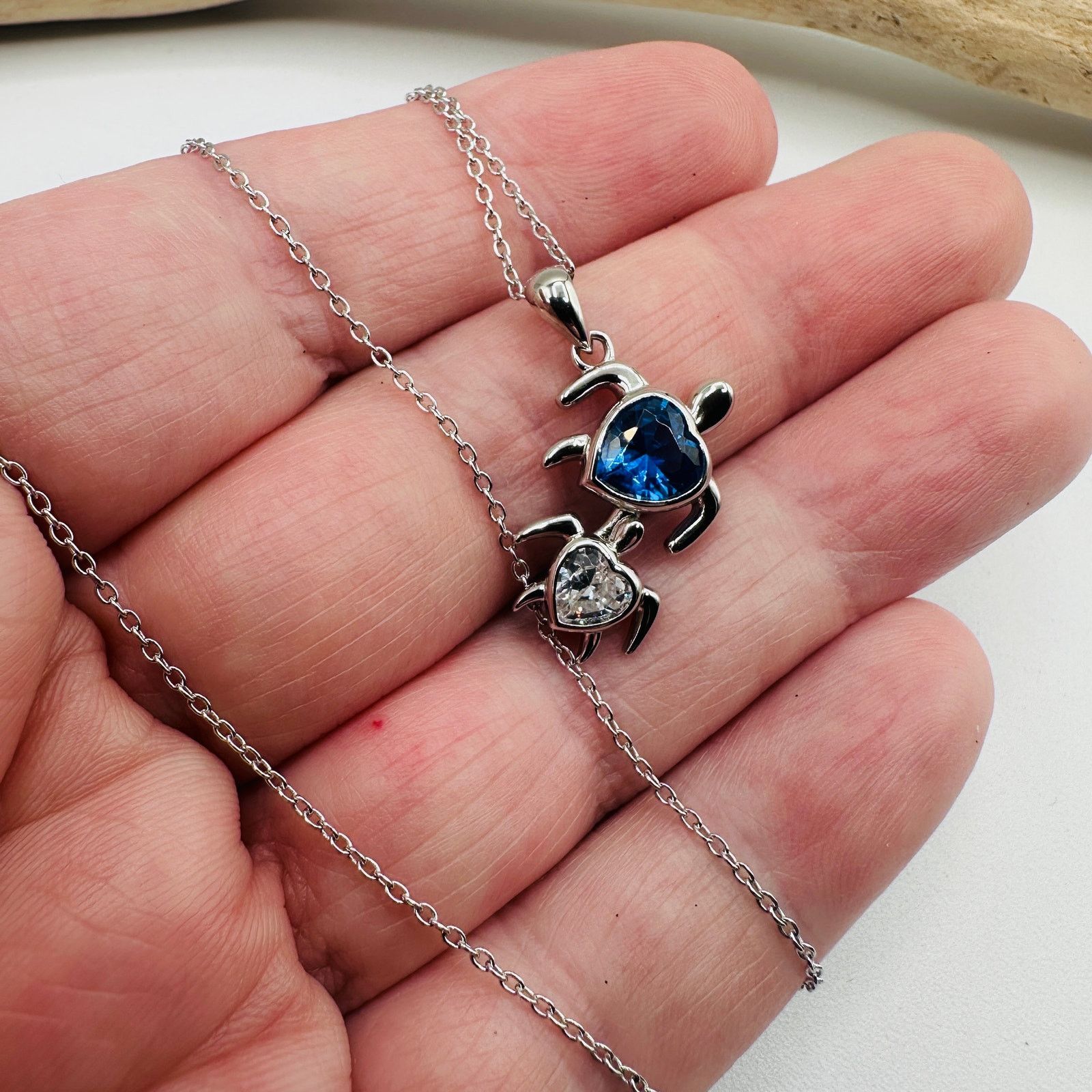 The Unbranded Brand Sterling Silver Mom and Baby Turtle CZ Heart Necklace Size ONE SIZE - 5 Thumbnail