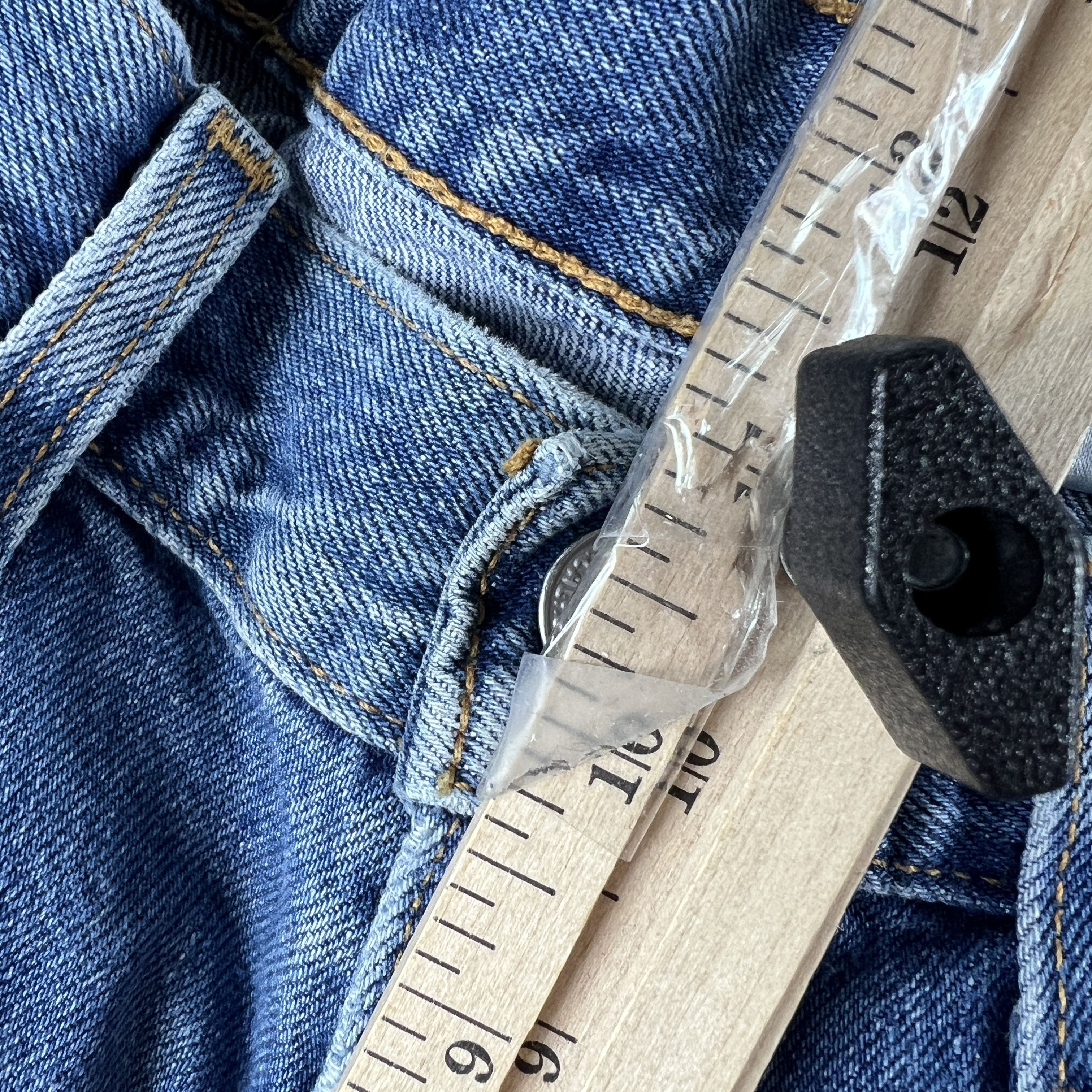 Levi's × Vintage Y2K Levi's Jeans 550 Relaxed Blue Faded Cotton Denim Size US 33 - 21 Thumbnail