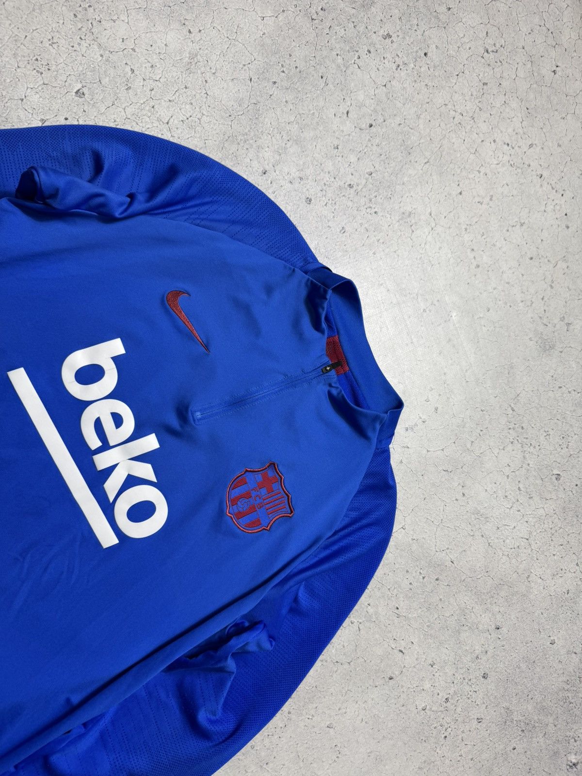 Nike Nike FC Barcelona Training Long Sleeve Jersey Size US L / EU 52-54 / 3 - 4 Thumbnail