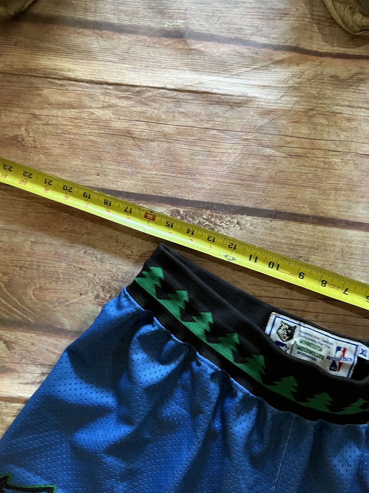 Starter × Vintage Vintage Minnesota Timberwolves Starter Shorts Size US 36 / EU 52 - 8 Thumbnail