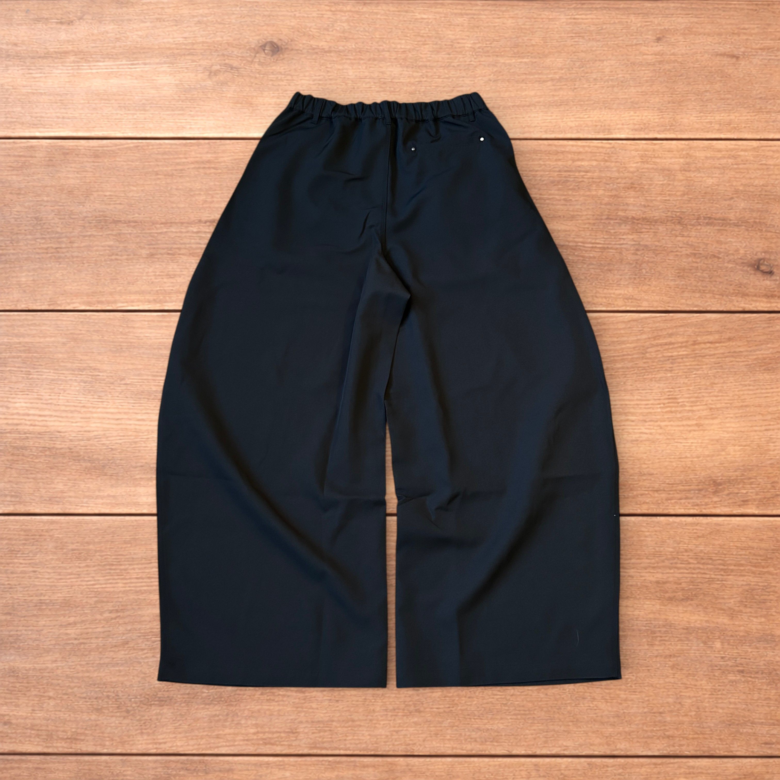 Japanese Brand Vintage style baggy balloon fit tailored trousers in black. Size US 34 / EU 50 - 2 Thumbnail