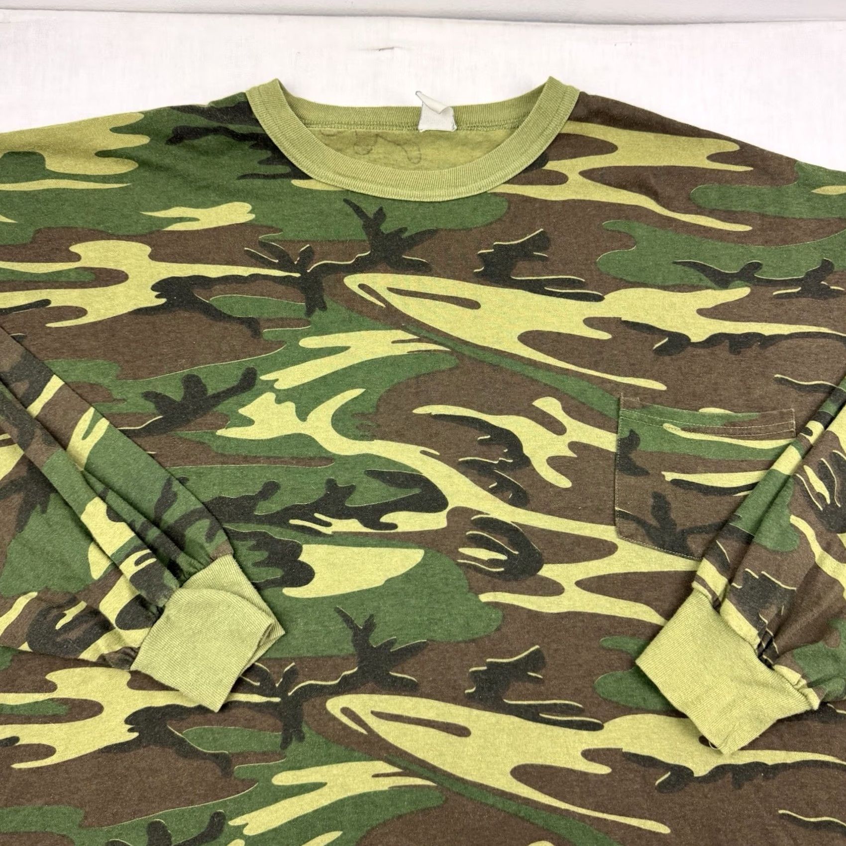 AMO VINTAGE Camo Long Sleeve Pocket T Shirt Adult 2XL Grunge Outdoor Boxy 90s USA Size US XXL / EU 58 / 5 - 2 Thumbnail