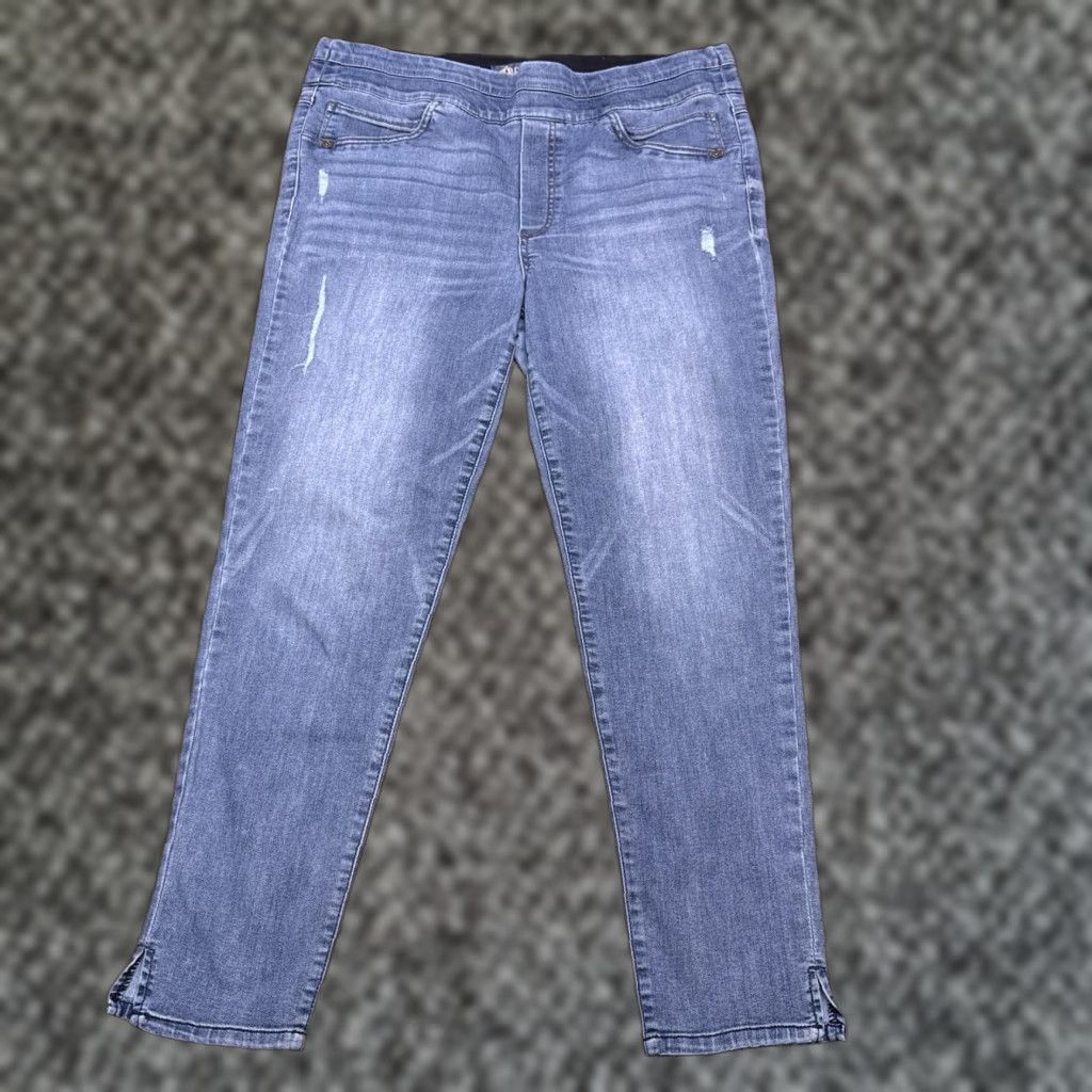 Vintage Democracy Blue 12 Distressed High Rise Ankle Skimmer Jeans User: Democracy Blue 12 Distressed High Rise Ankle Skimmer Jeans Size 34" / US 12 / IT 48 - 1 Thumbnail