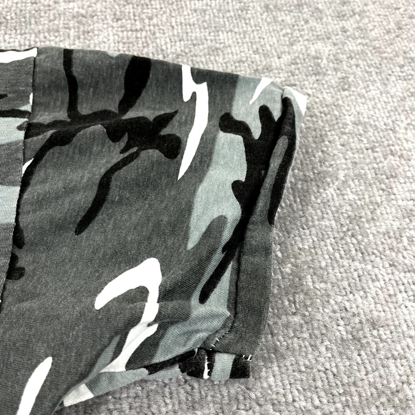 Vintage VINTAGE Gun Shirt Mens Large White Gray Camo Ammo Hunting 2nd Ammendment 90s USA Size US L / EU 52-54 / 3 - 7 Thumbnail