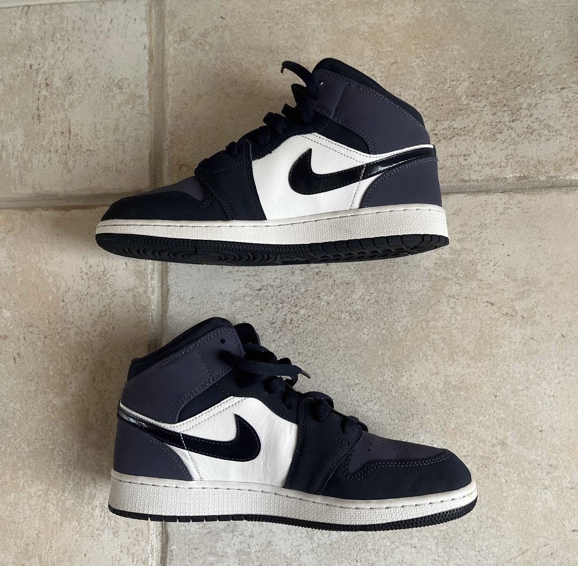 Jordan Brand Air Jordan 1 Mid GS “Sanded Purple” size 7Y Size US 7 / EU 40 - 2 Thumbnail