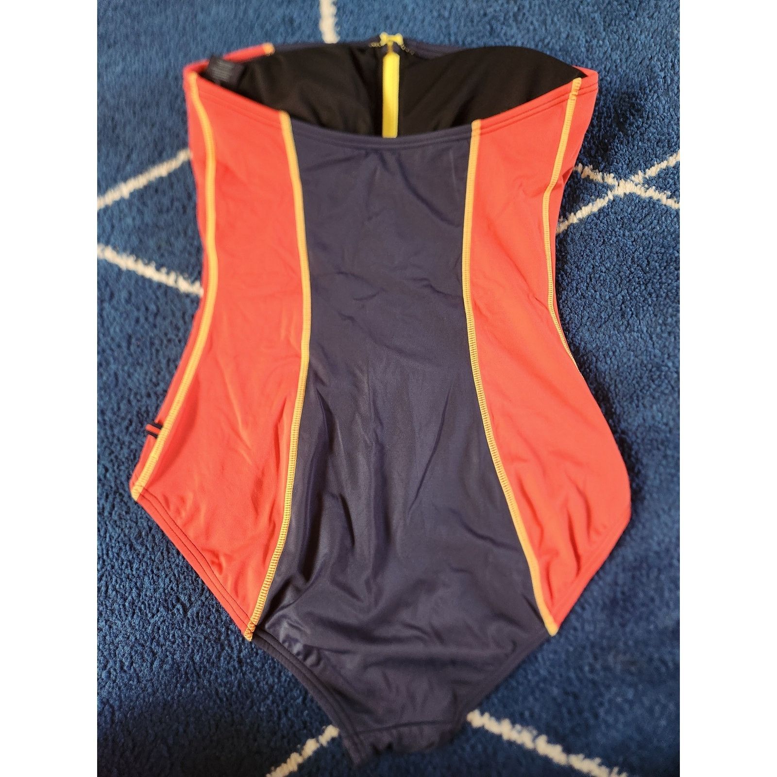 Tommy Hilfiger Tommy Hilfiger Women's Strapless Swim Suit 6 Size M / US 6-8 / IT 42-44 - 3 Thumbnail