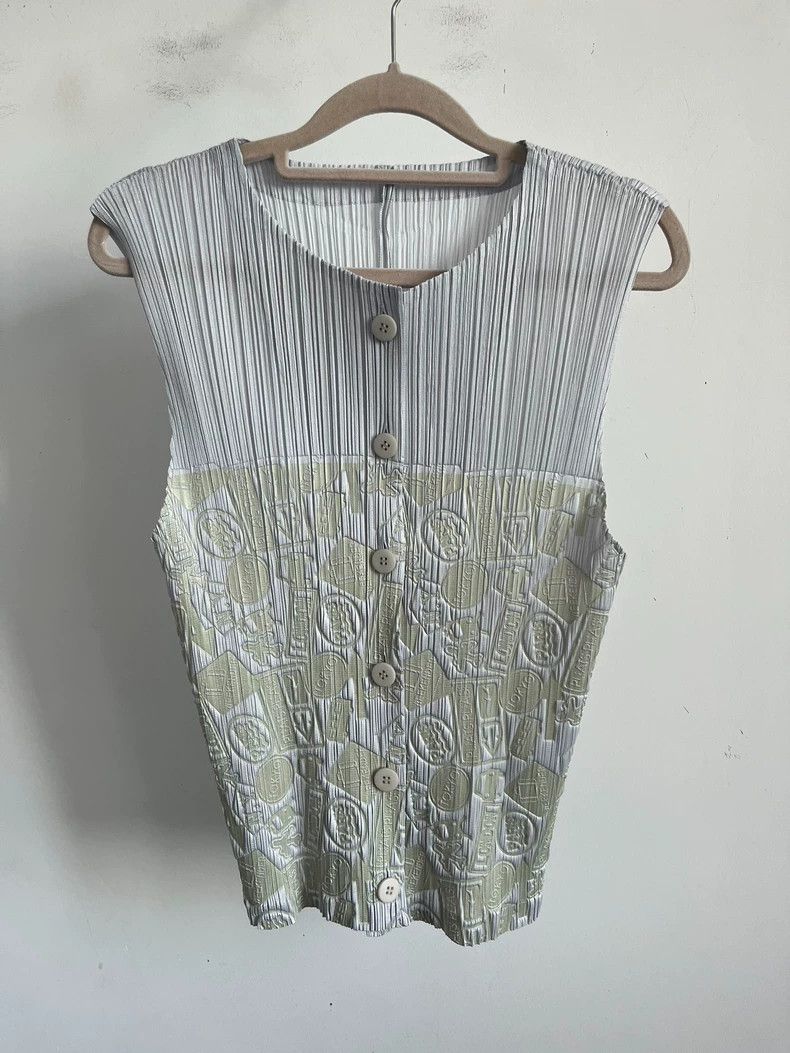 Issey Miyake Issey Miyake size:3 Grey pleated waistcoat Size S / US 4 / IT 40 - 1 Thumbnail