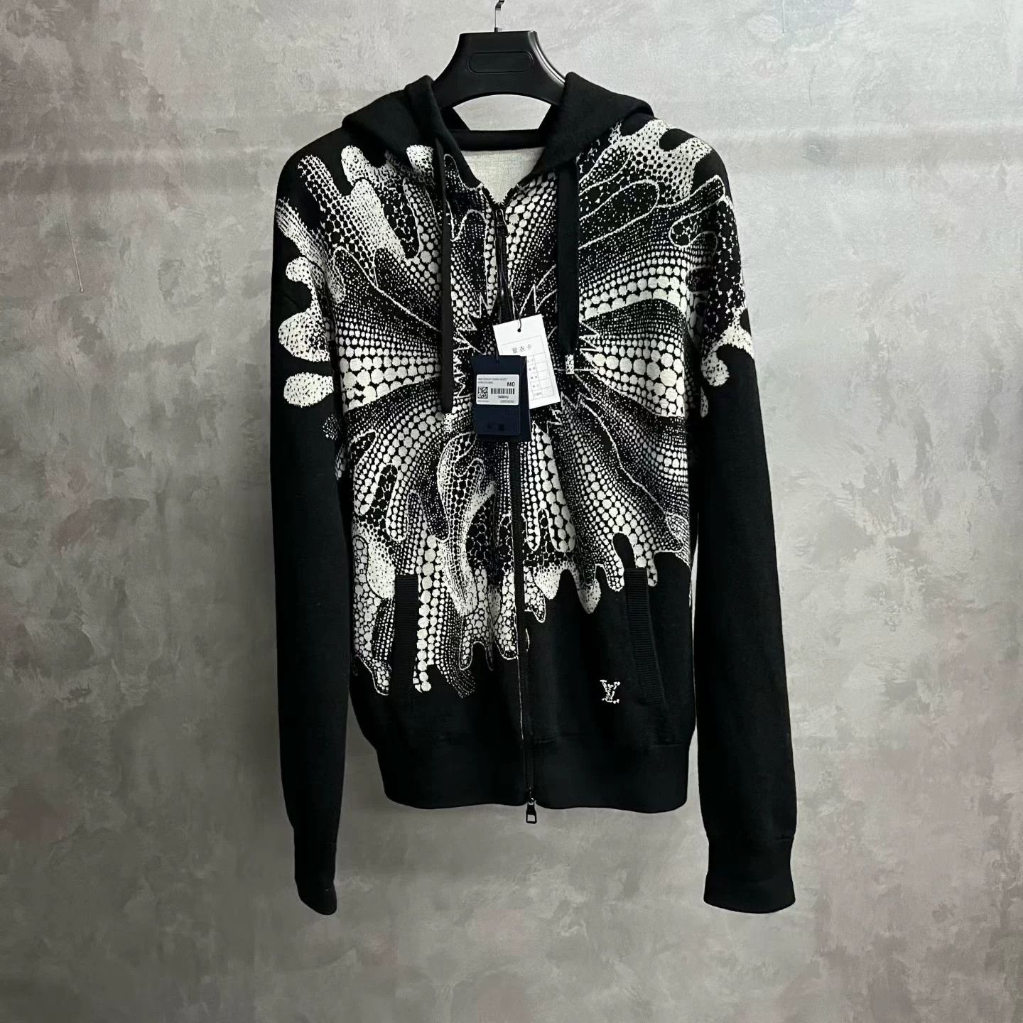 Louis Vuitton Louis Vuitton Black Flower Print Zip Hoodie Size M / US 6-8 / IT 42-44 - 1 Thumbnail