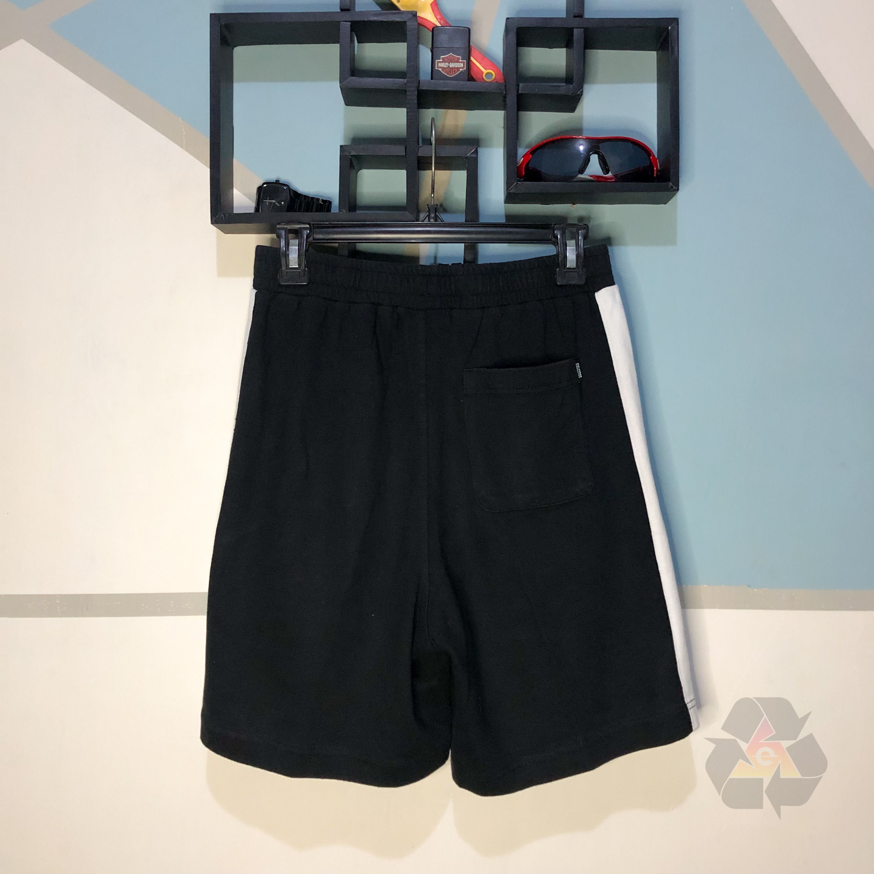 Who A.U. WHO A.U Shorts Pants Size US 30 / EU 46 - 13 Thumbnail