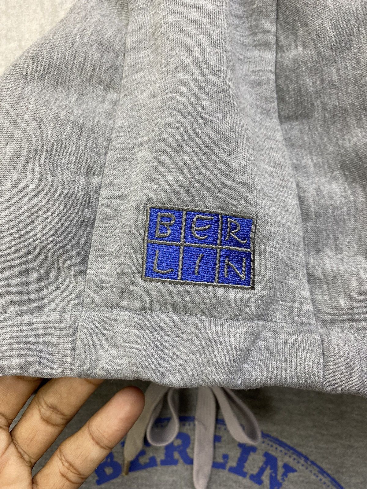 Vintage Berlin Germany Hoodie Big Logo Pullover Grey Size Small Size US S / EU 44-46 / 1 - 7 Thumbnail