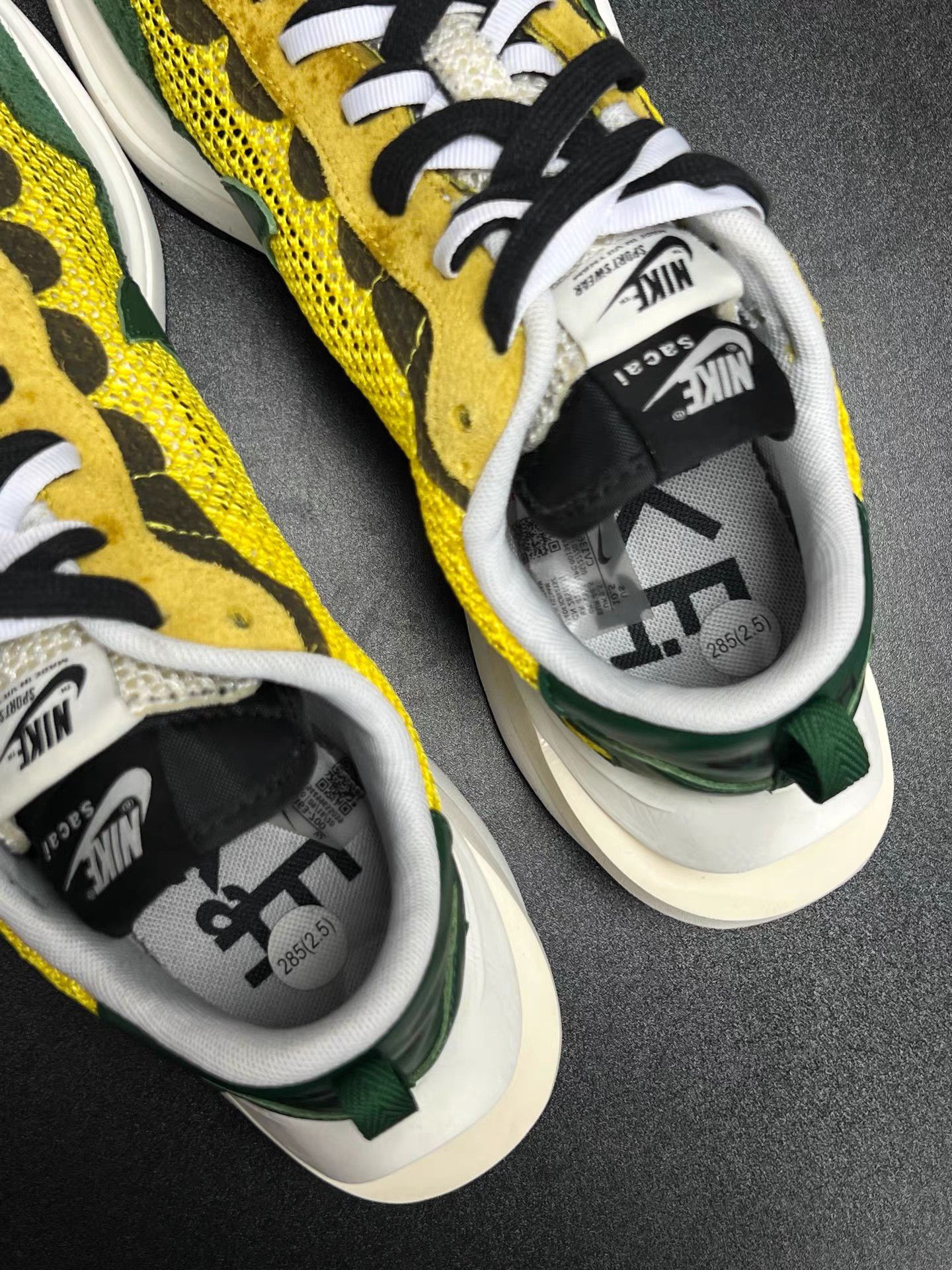Nike NIKE SACAI VaporWaffle Yellow Green K15 Size US 11.5 / EU 44-45 - 4 Thumbnail
