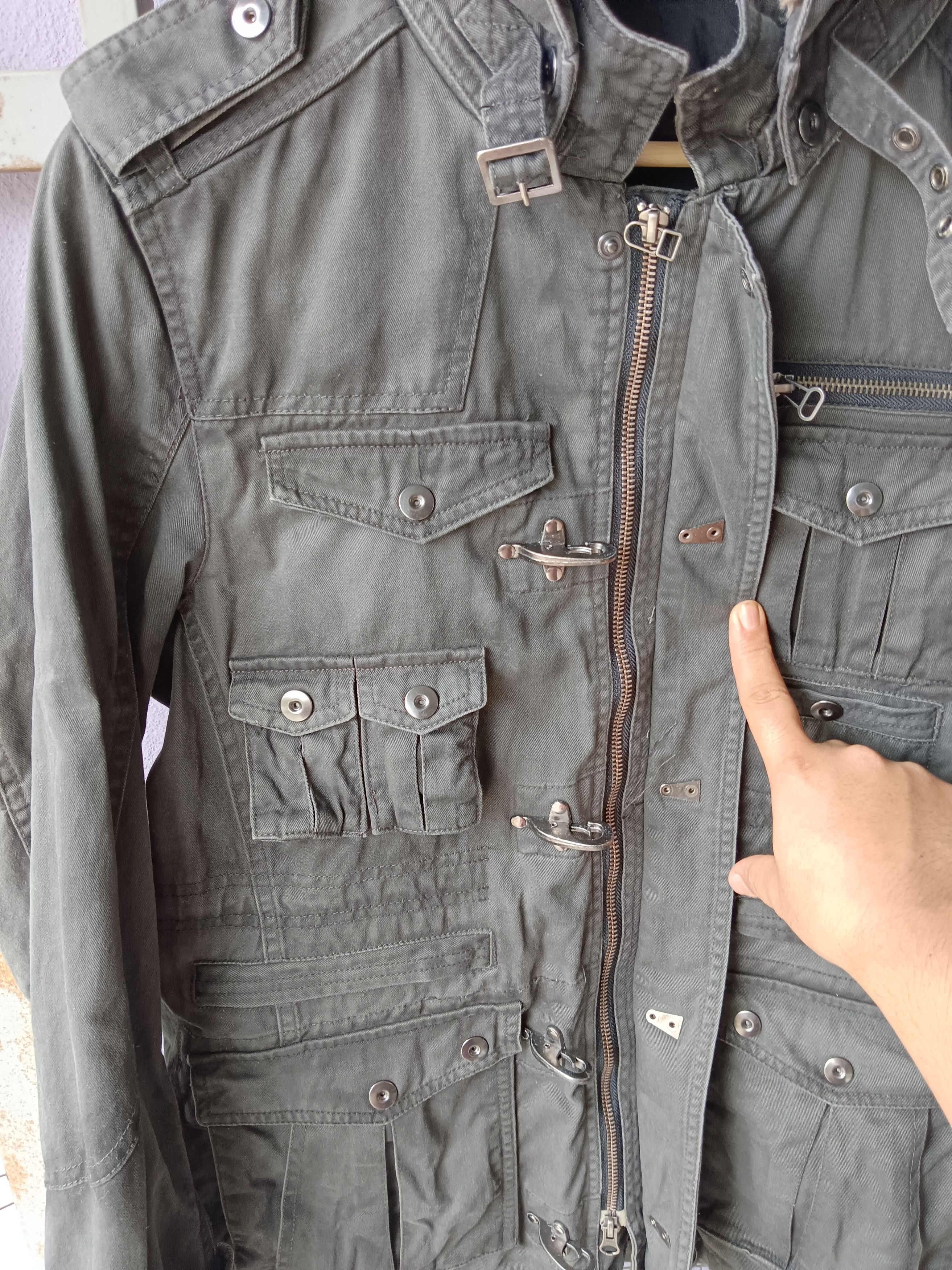 Japanese Brand 🔥 MULTIPOKET SEMANTIC DESINGN 🔥sun feded 🔥 Size US M / EU 48-50 / 2 - 4 Thumbnail