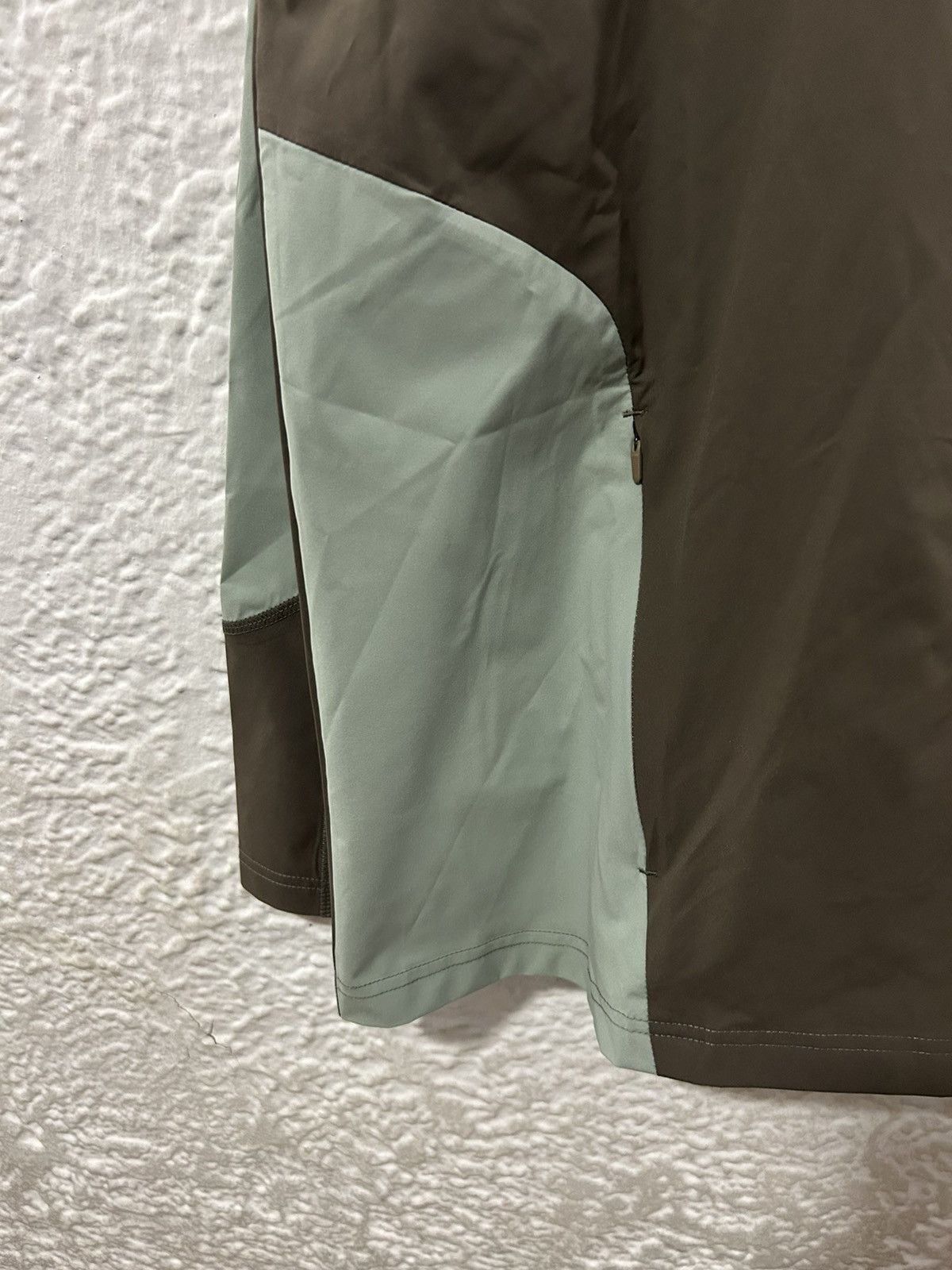 Kith K-Tech Long Sleeve Slate Pocketed Pullover Shirt **SAMPLE** Size US L / EU 52-54 / 3 - 5 Thumbnail